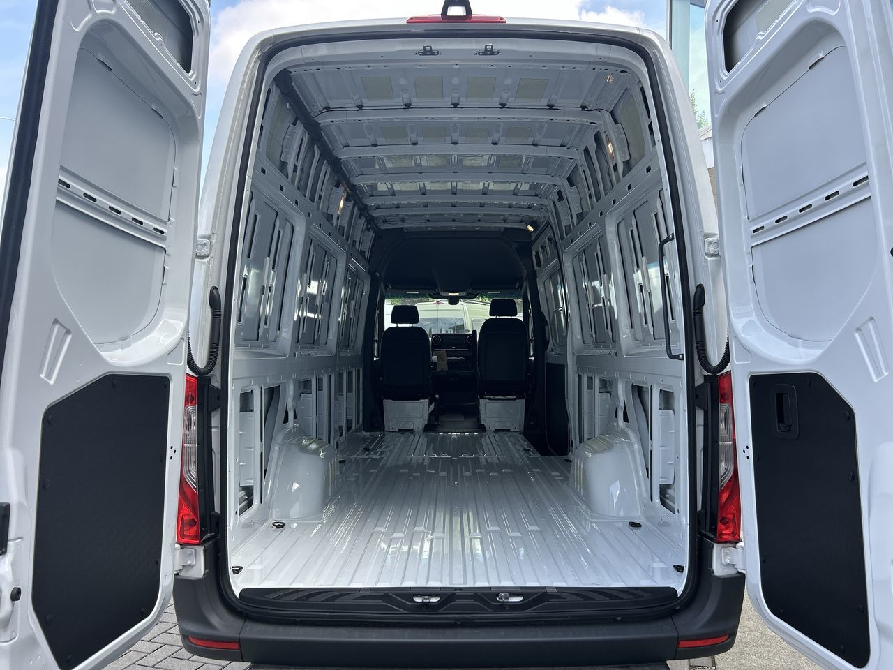 2025 Mercedes-Benz Sprinter 2500