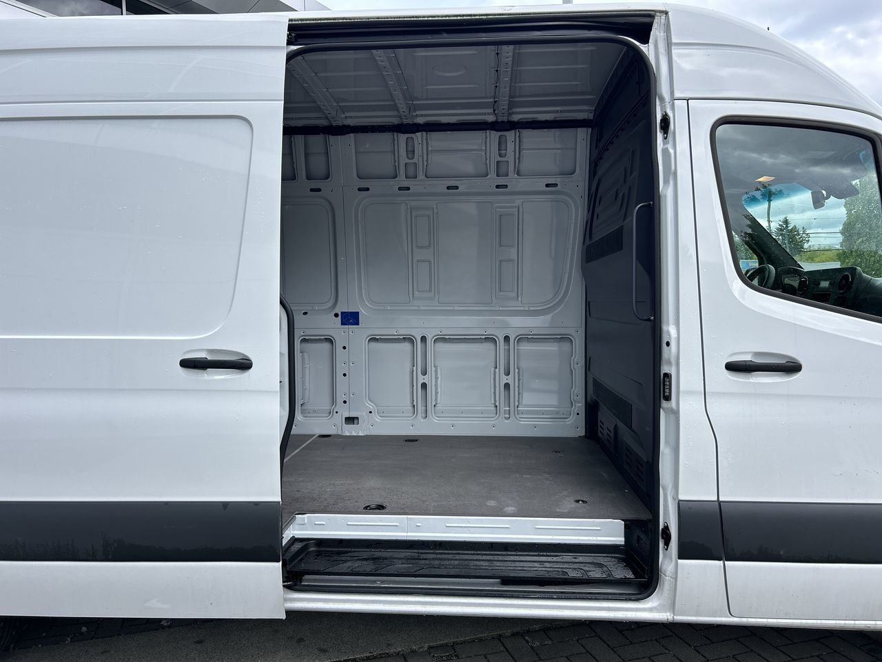 Mercedes-Benz Sprinter Cargo Van  2024 à Vancouver, Colombie-Britannique
