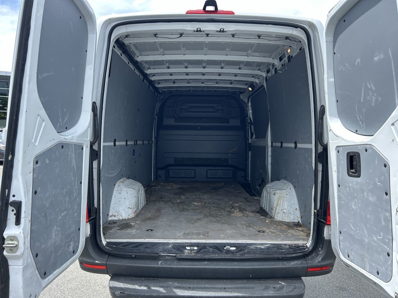 Mercedes-Benz Sprinter V6 2500 Cargo 144  2019 à Vancouver, Colombie-Britannique