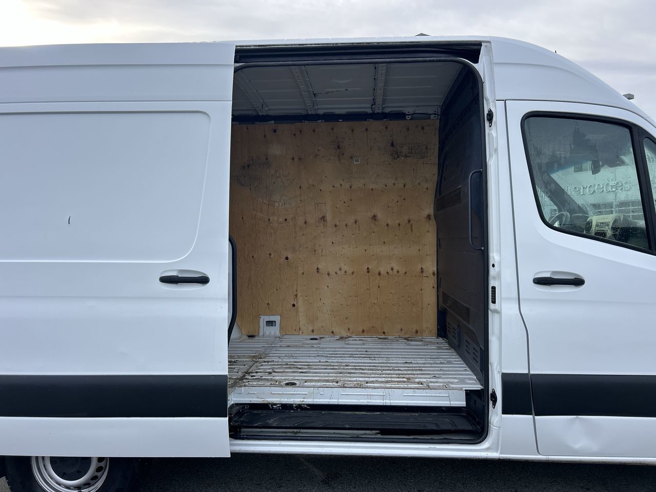 2019 Mercedes-Benz Sprinter V6 2500 Cargo 144