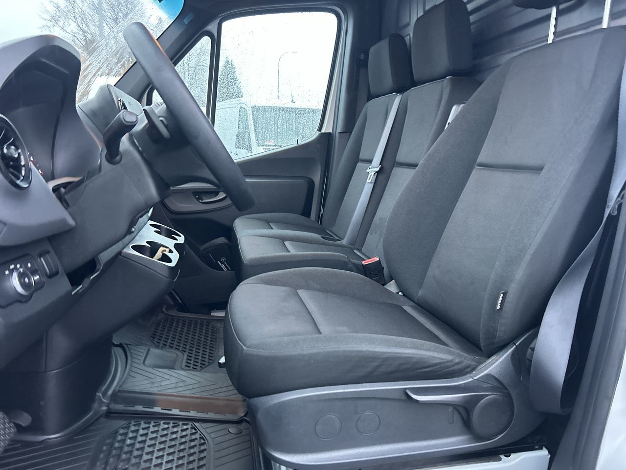 Mercedes-Benz Sprinter V6 2500 Cargo 144  2020 à Vancouver, Colombie-Britannique