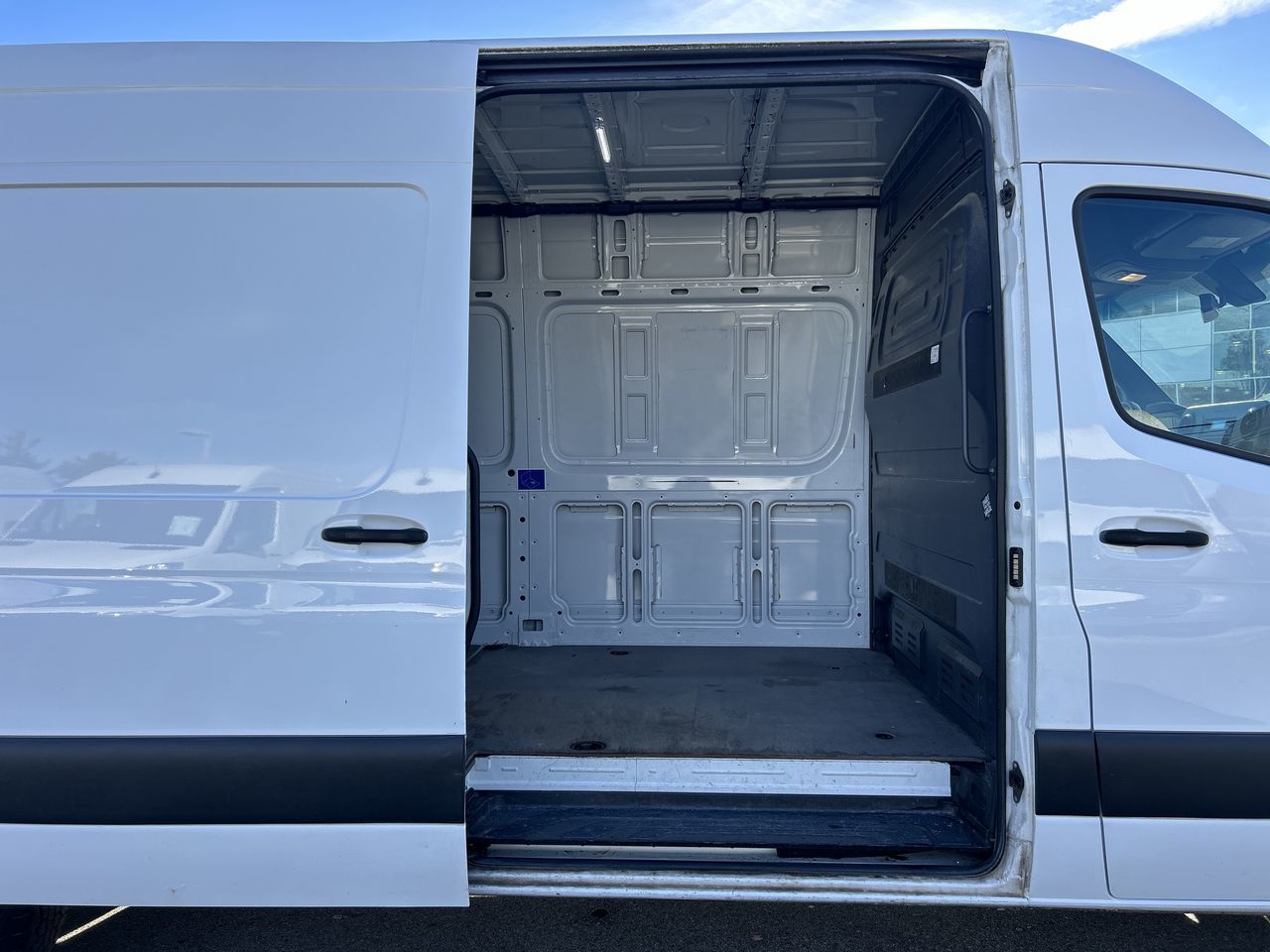 2019 Mercedes-Benz Sprinter V6 2500 Cargo 170 in Vancouver, British Columbia