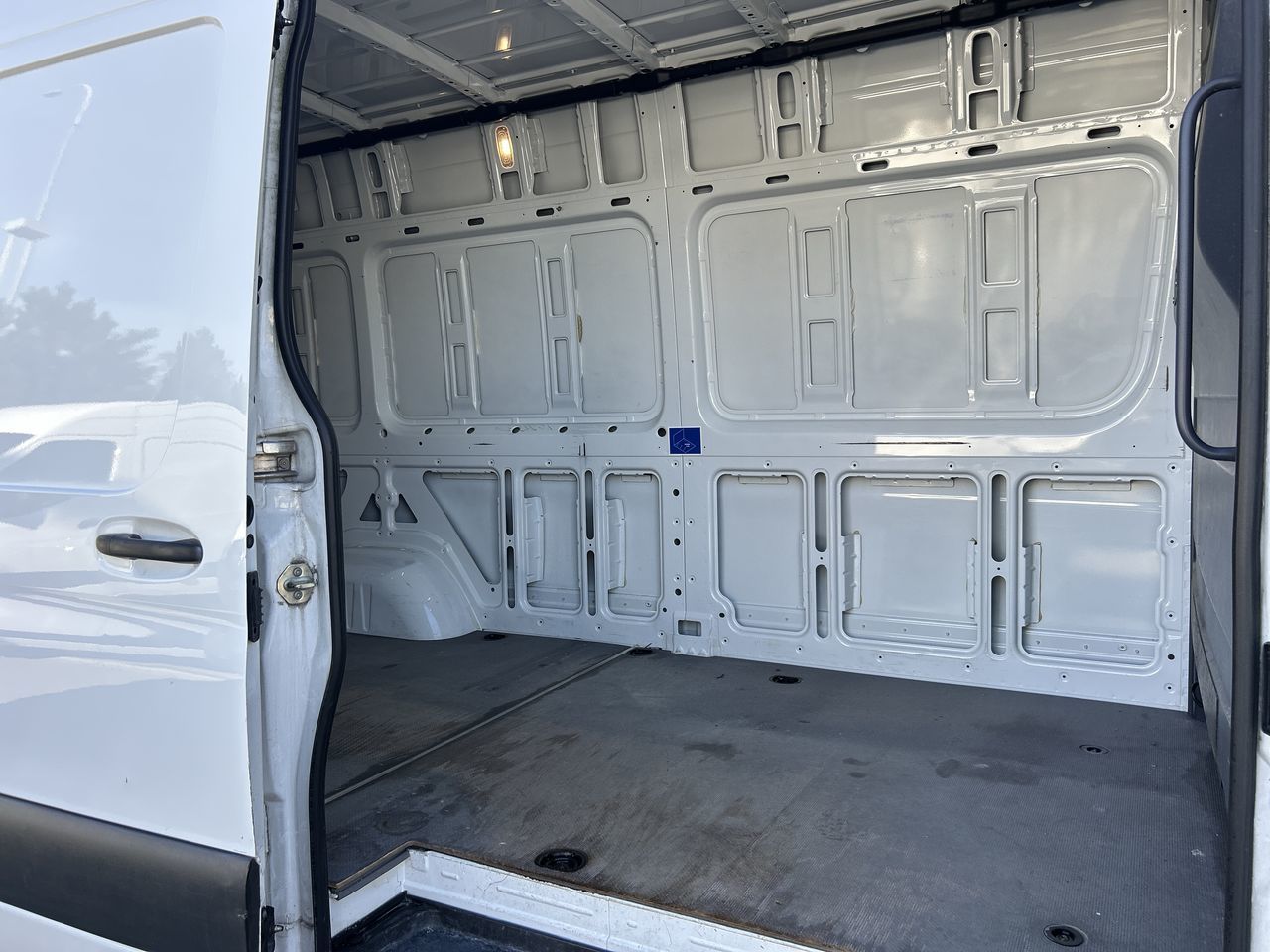 2019 Mercedes-Benz Sprinter V6 2500 Cargo 170 in Vancouver, British Columbia