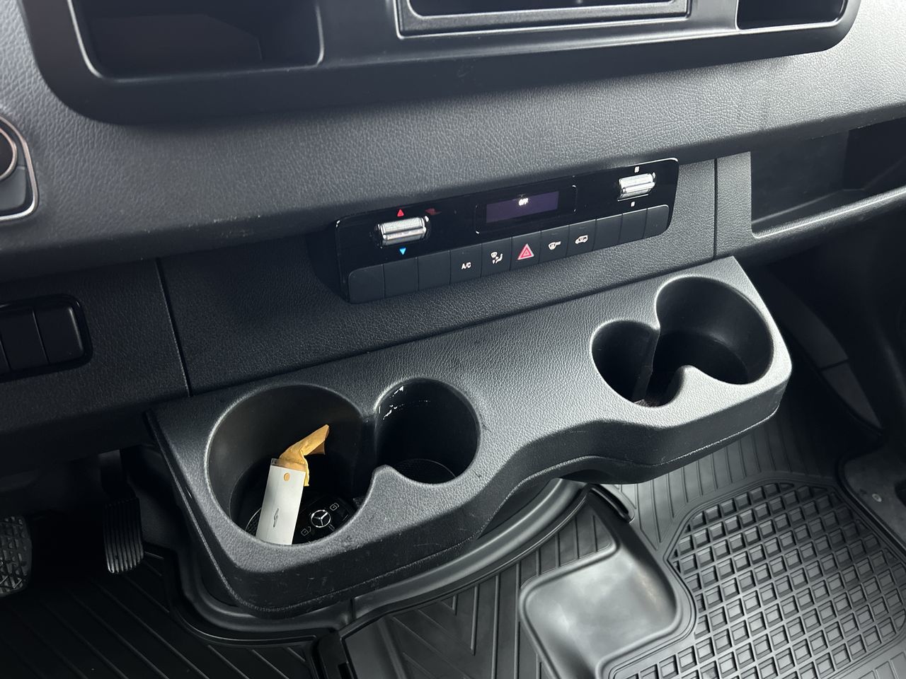 Mercedes-Benz Sprinter V6 2500 Cargo 170  2019 à Vancouver, Colombie-Britannique