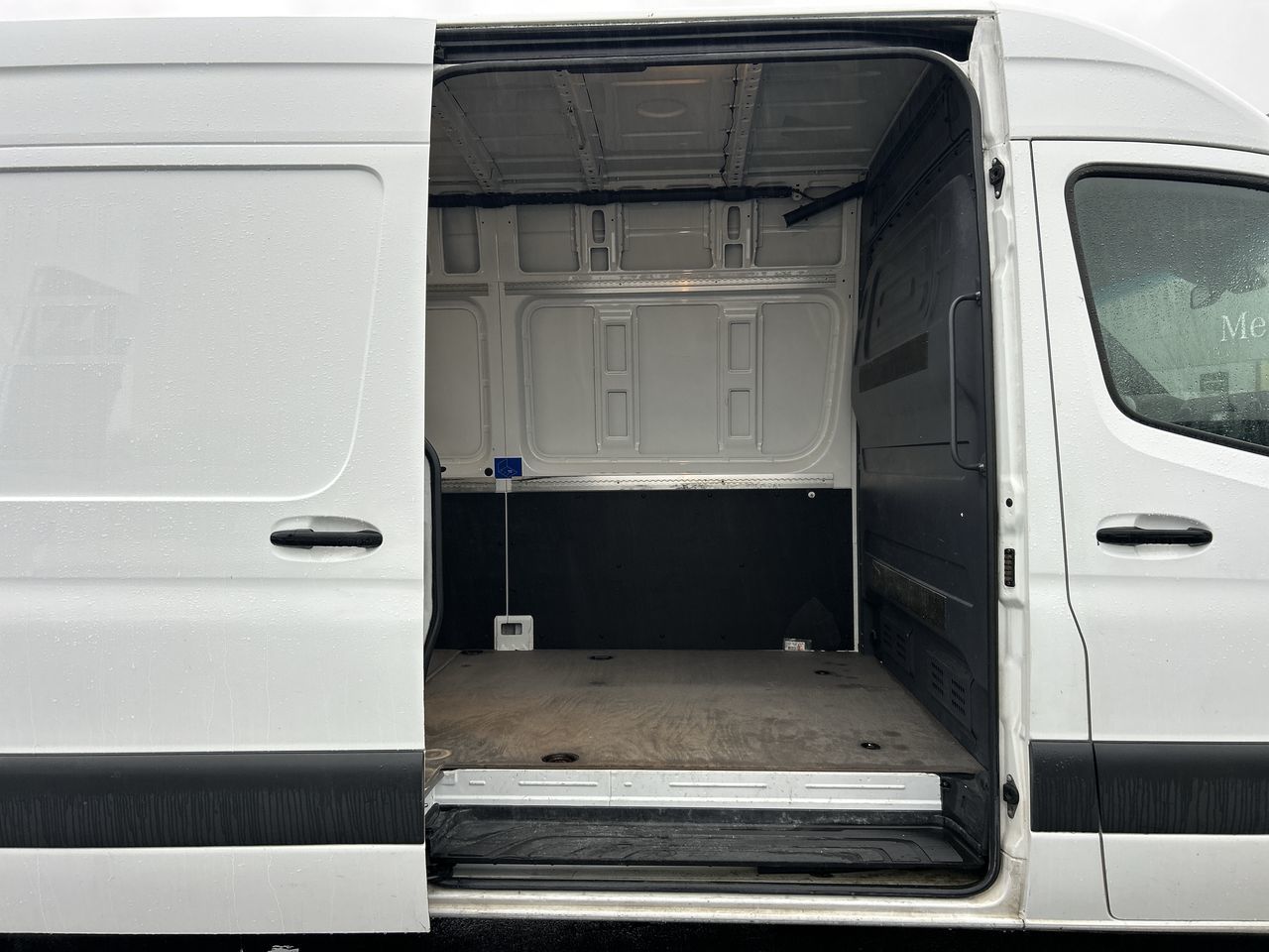 Mercedes-Benz Sprinter V6 2500 Cargo 170  2019 à Vancouver, Colombie-Britannique