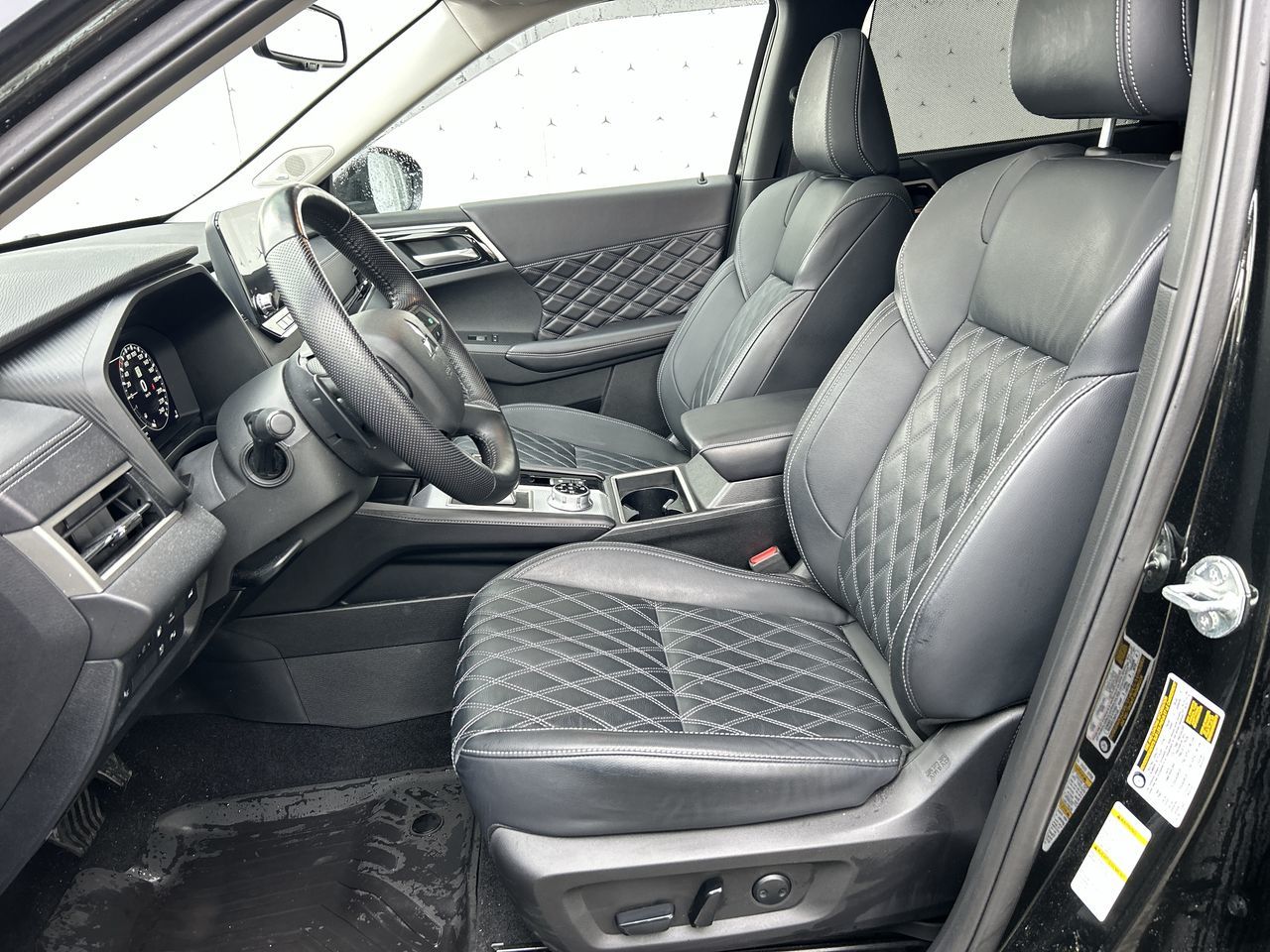 2024 Mitsubishi Outlander Plug-In Hybrid