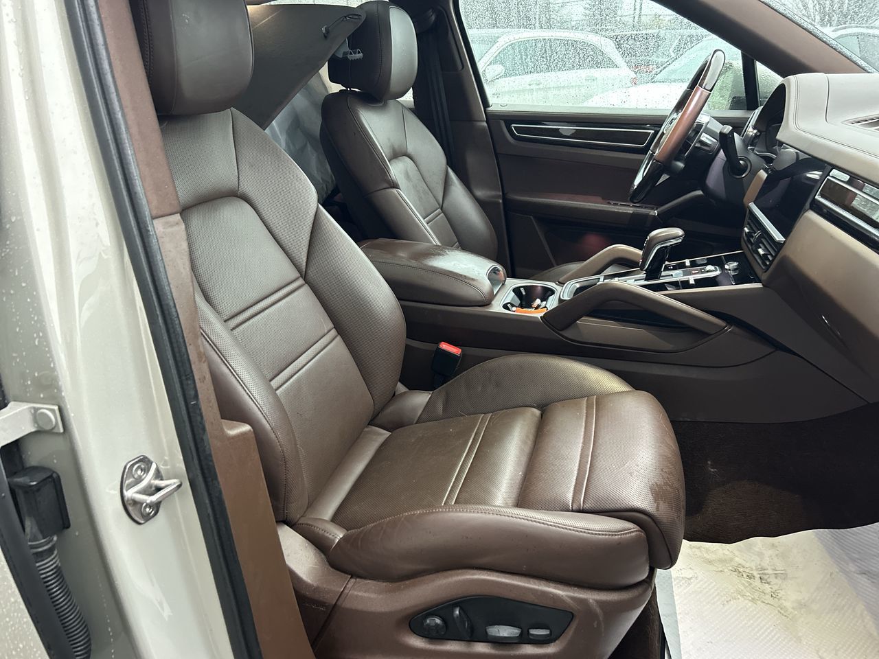 Porsche Cayenne  2022 à Vancouver, Colombie-Britannique