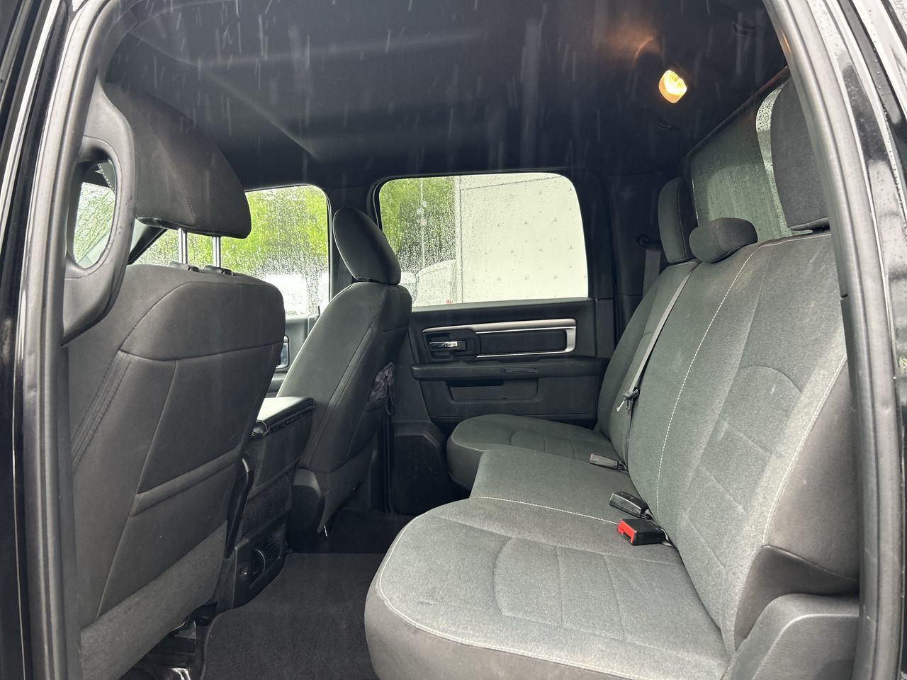 Ram RAM 1500 Classic Crew Cab 4x4 (DS)  2022 à Vancouver, Colombie-Britannique