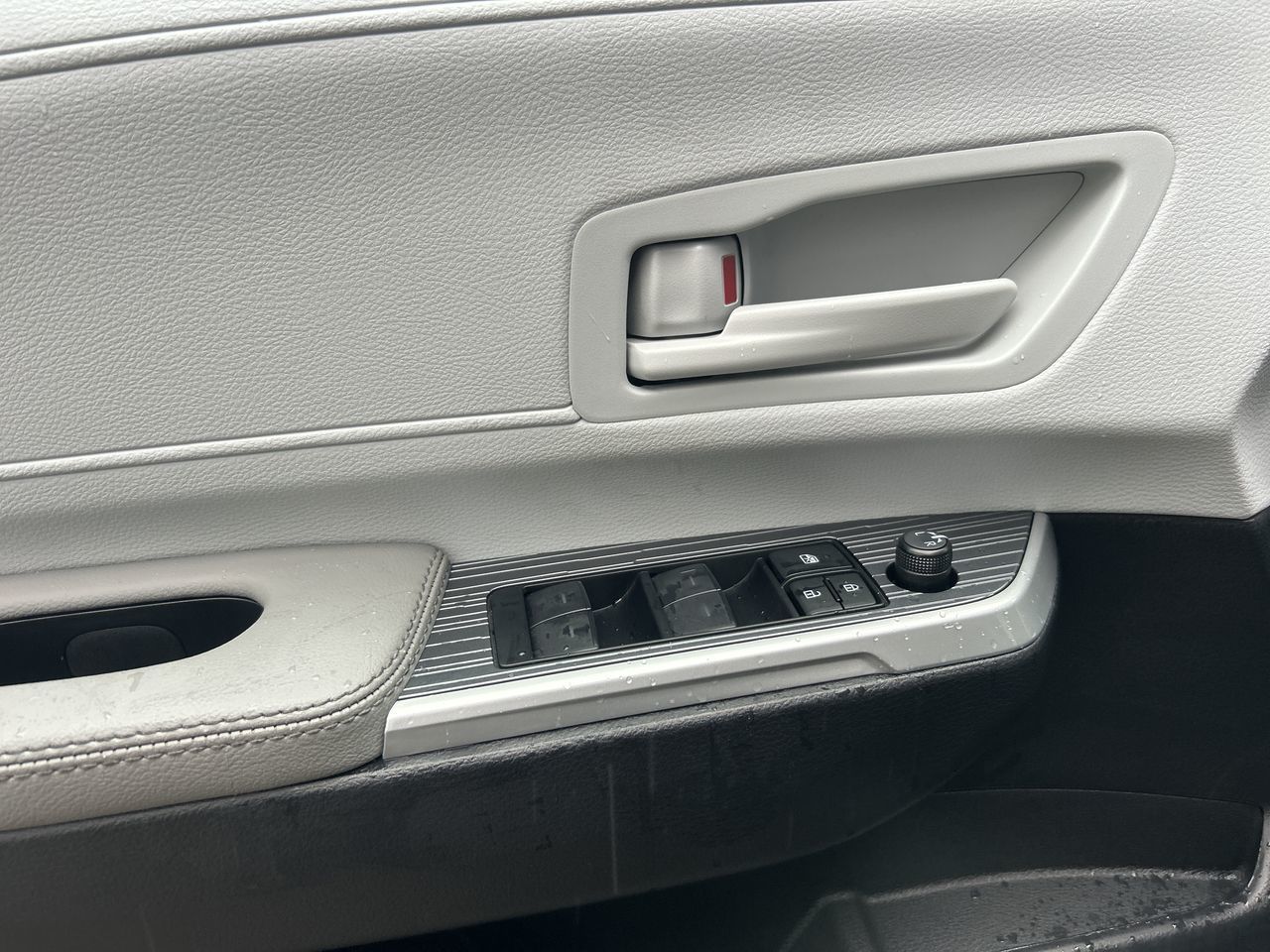 2025 Toyota Sienna Hybrid