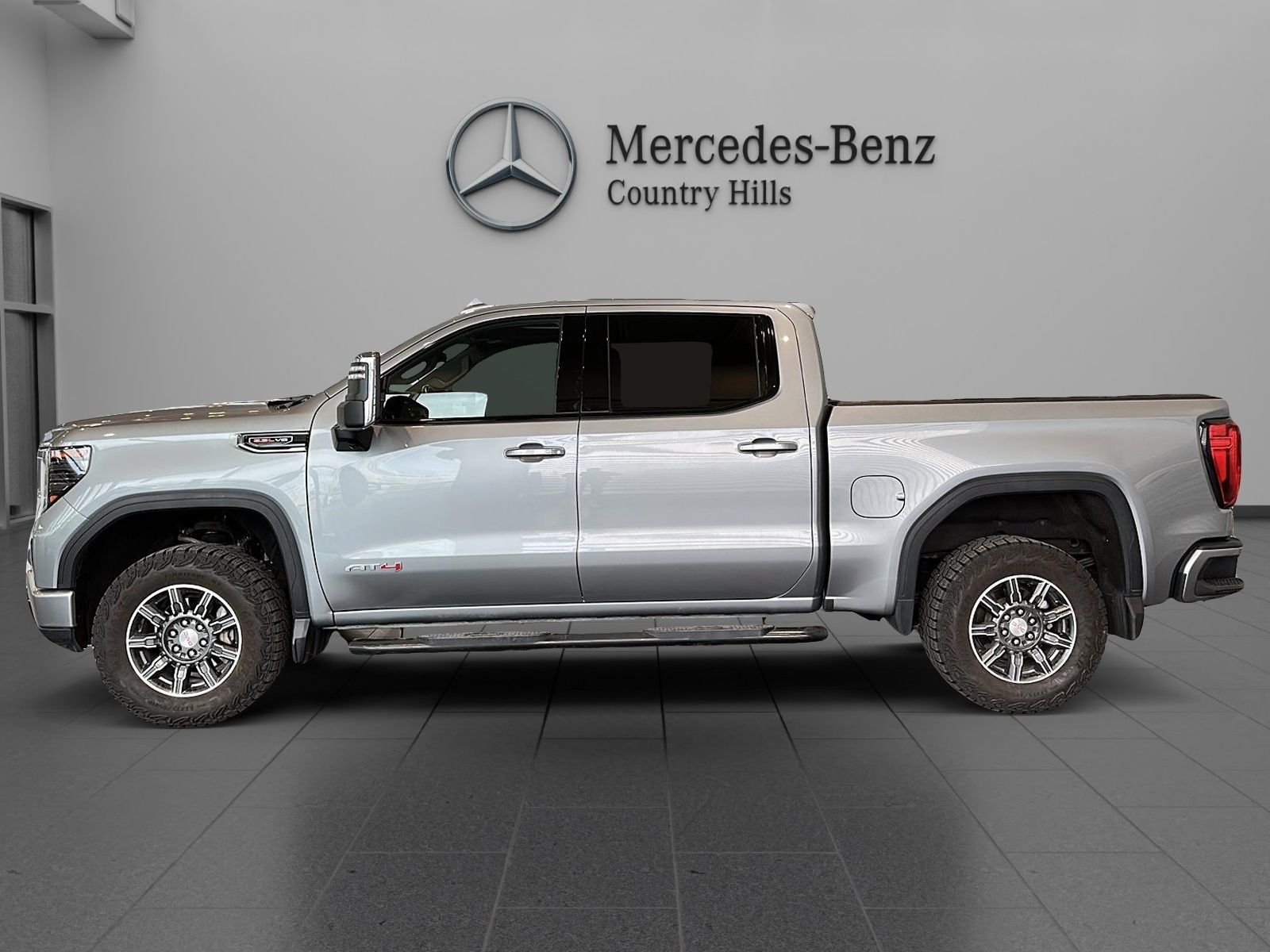 Photo 2025 GMC Sierra 1500 Crew Cab Standard Box 4-Wheel Drive AT4 #2