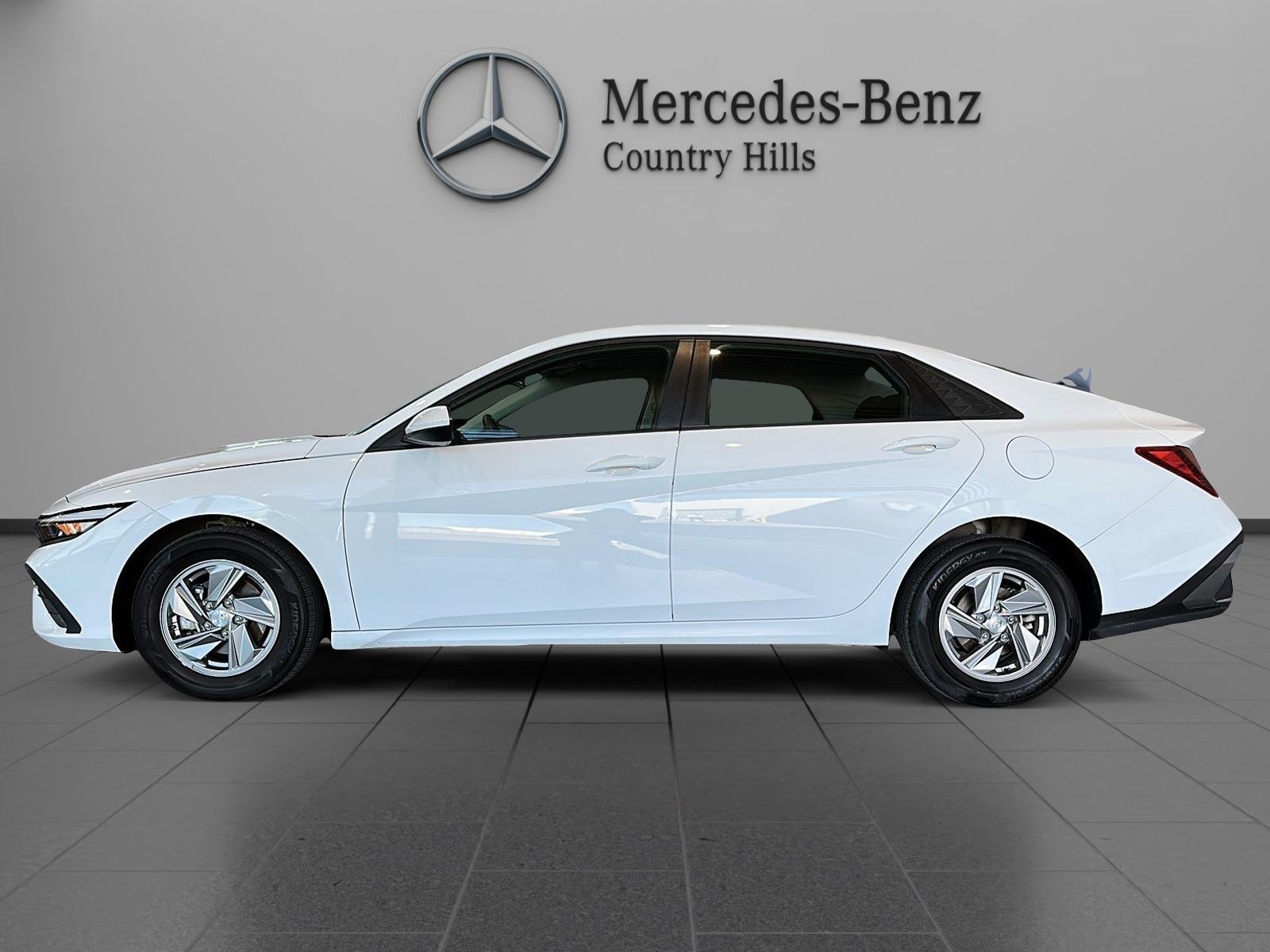 Photo 2025 Hyundai Elantra Essential IVT #2