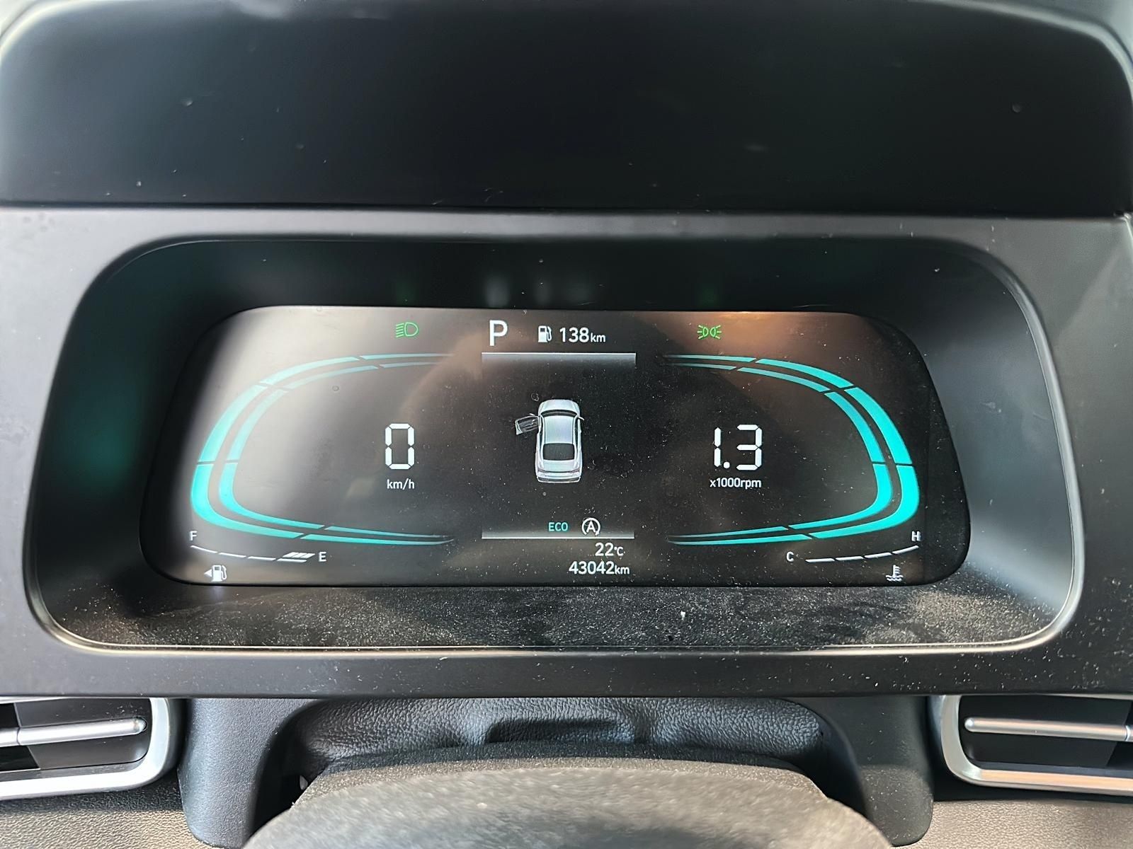 Photo 2025 Hyundai Elantra Essential IVT #6