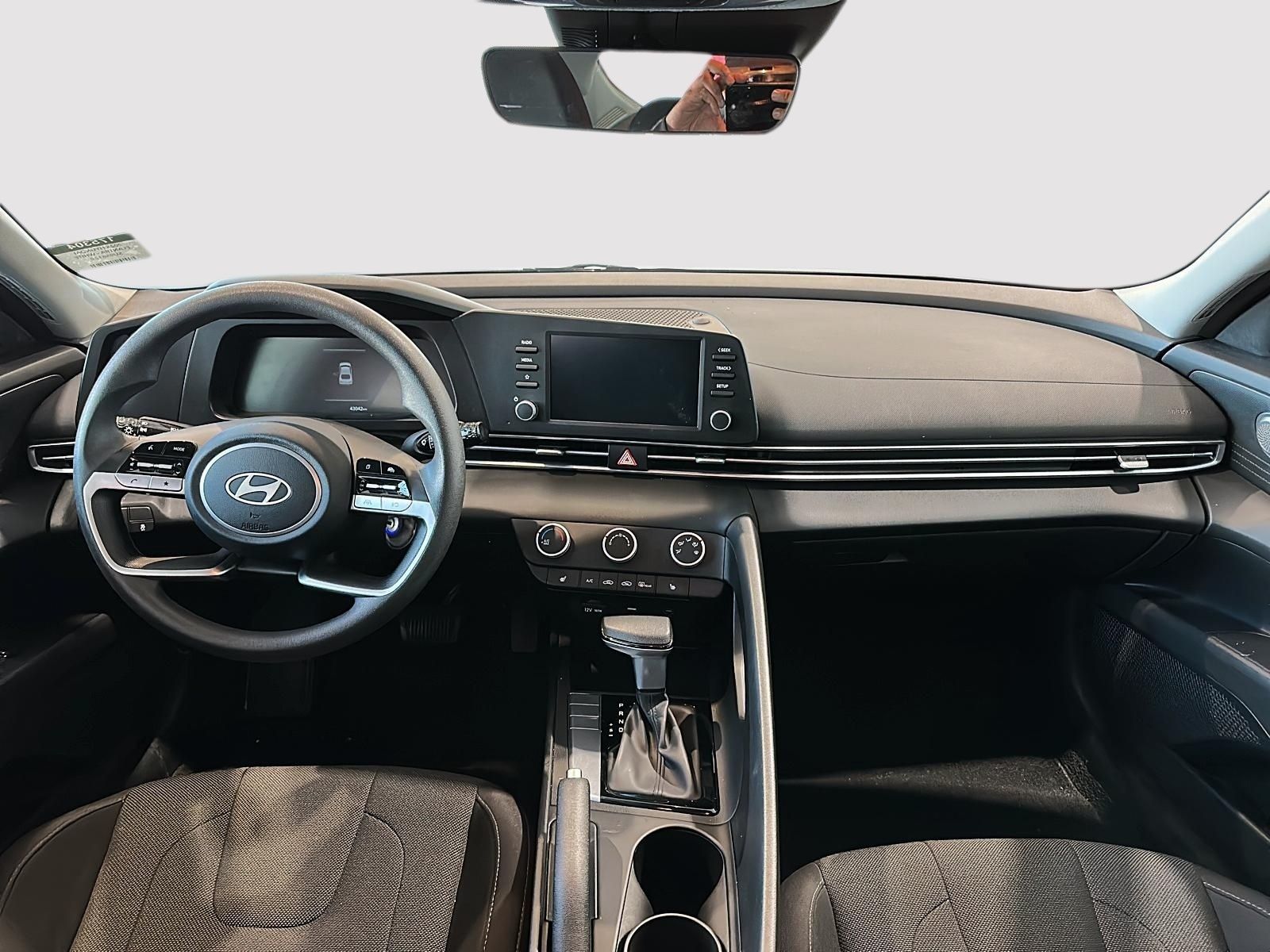 Photo 2025 Hyundai Elantra Essential IVT #5