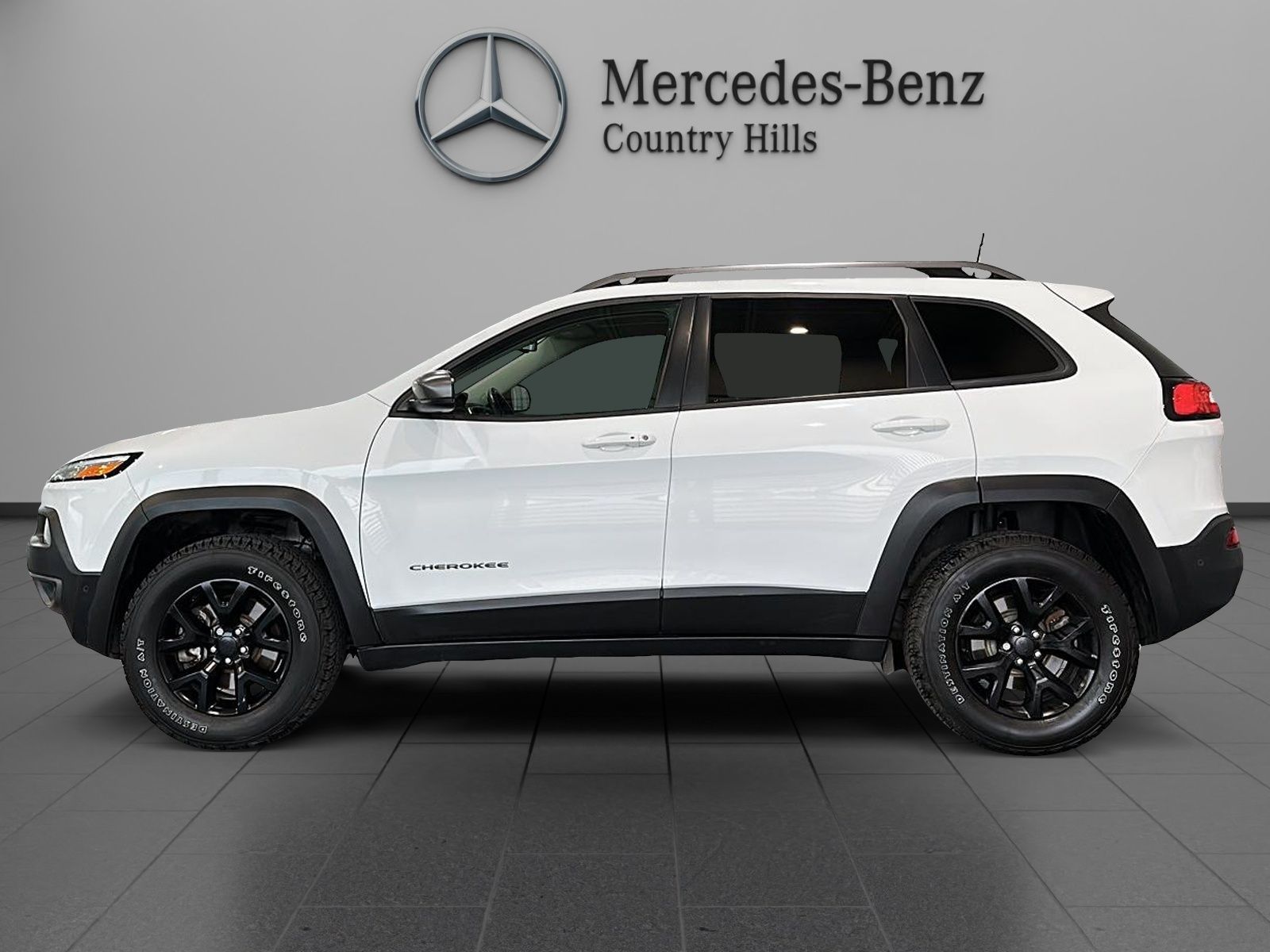 Photo 2016 Jeep Cherokee 4x4 Trailhawk #2