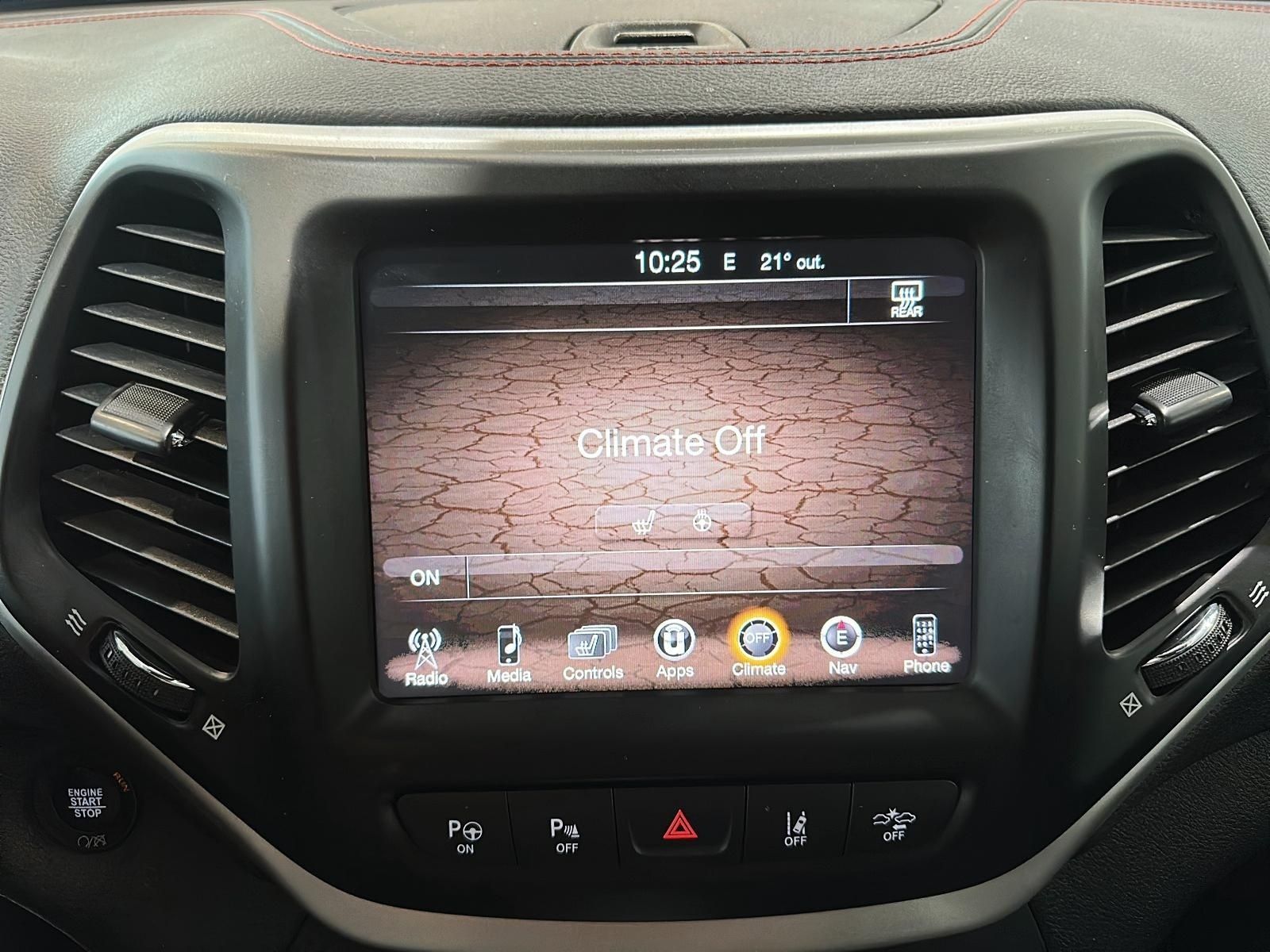 Photo 2016 Jeep Cherokee 4x4 Trailhawk #7