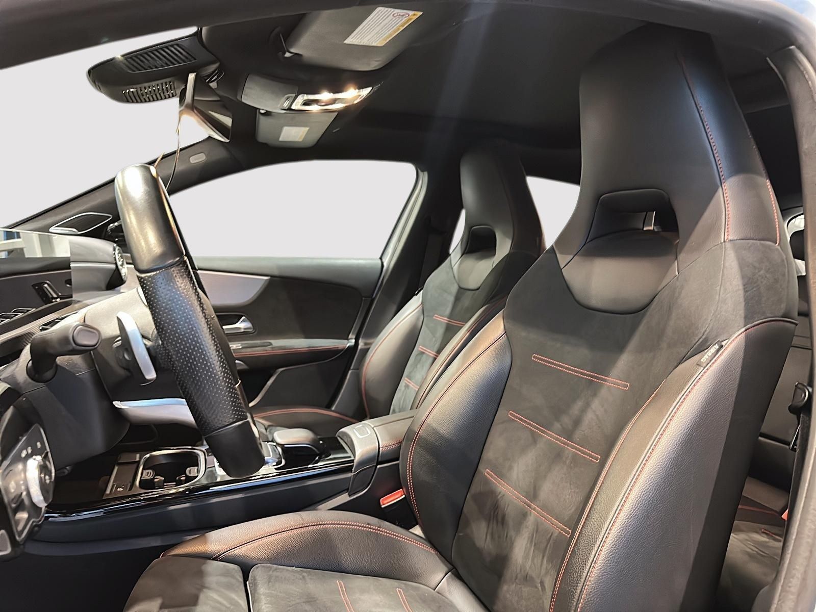 Photo 2020 Mercedes-Benz A250 4MATIC Hatch #3