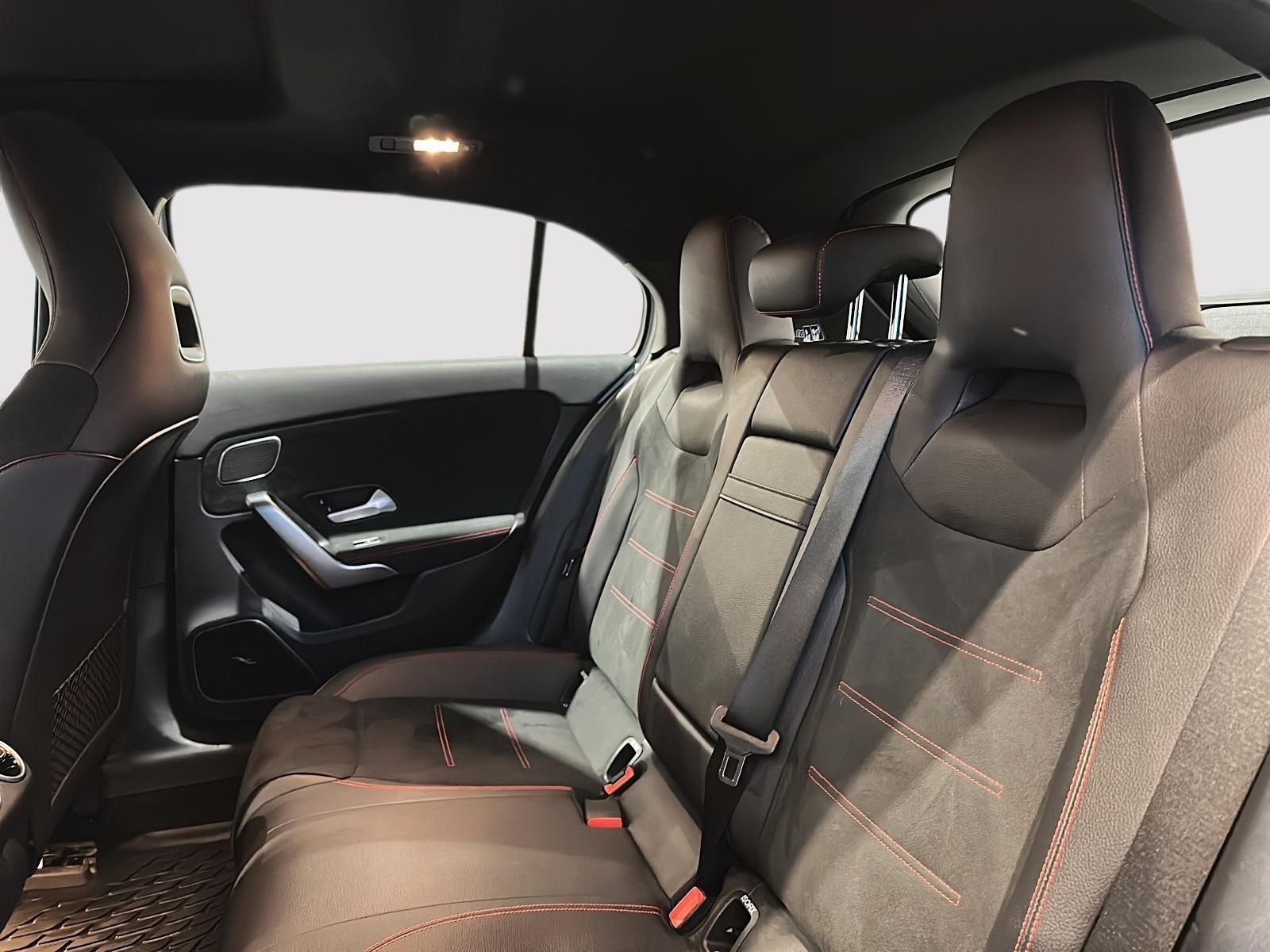 Photo 2020 Mercedes-Benz A250 4MATIC Hatch #4