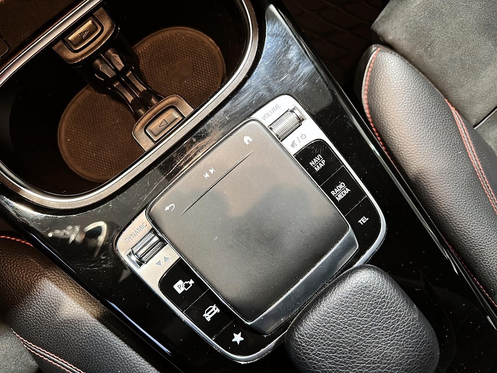 Photo 2020 Mercedes-Benz A250 4MATIC Hatch #8