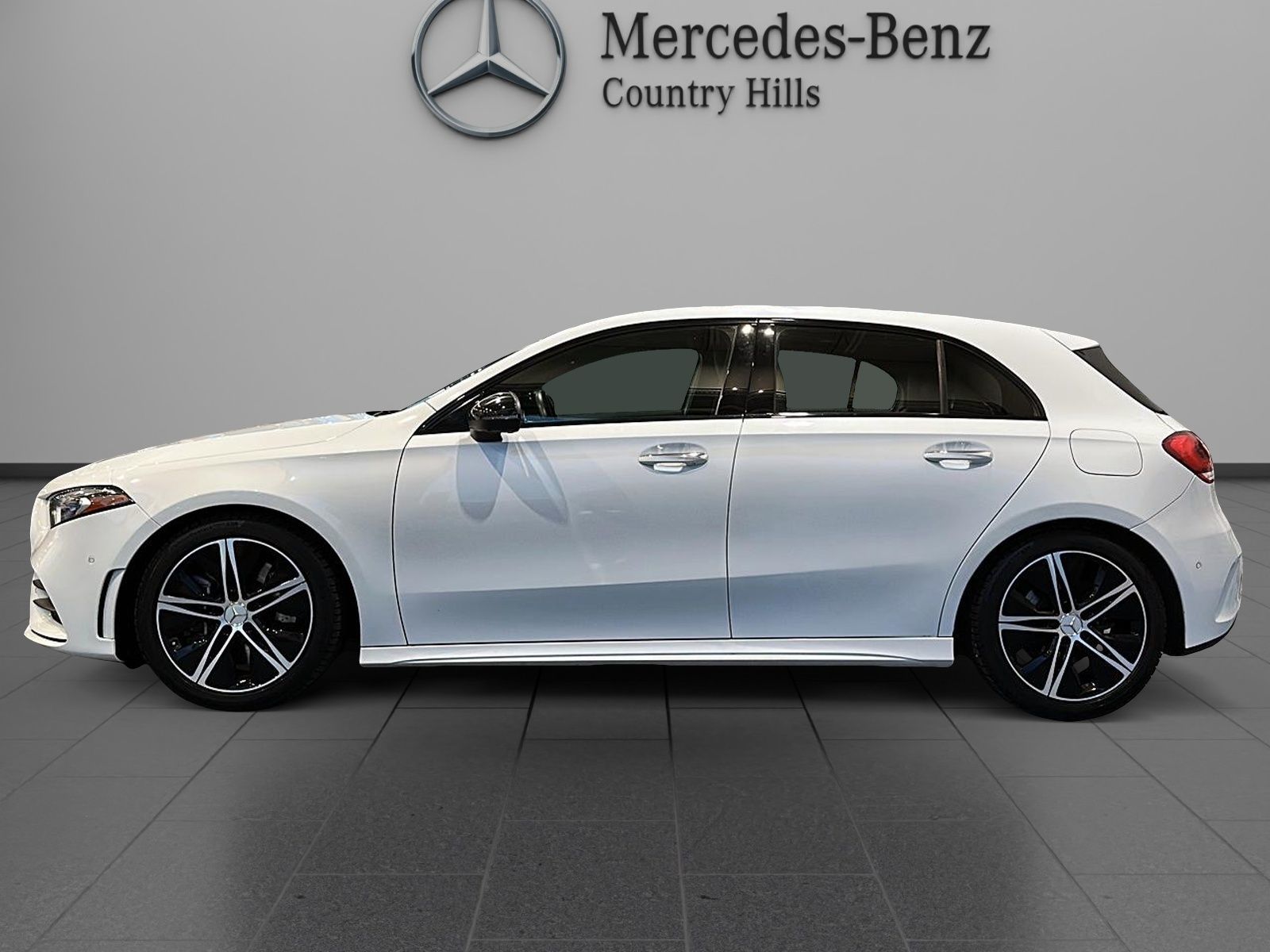 Photo 2020 Mercedes-Benz A250 4MATIC Hatch #2