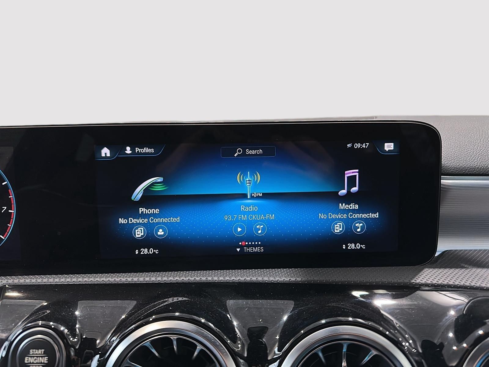 Photo 2022 Mercedes-Benz A250 4MATIC Hatch #7