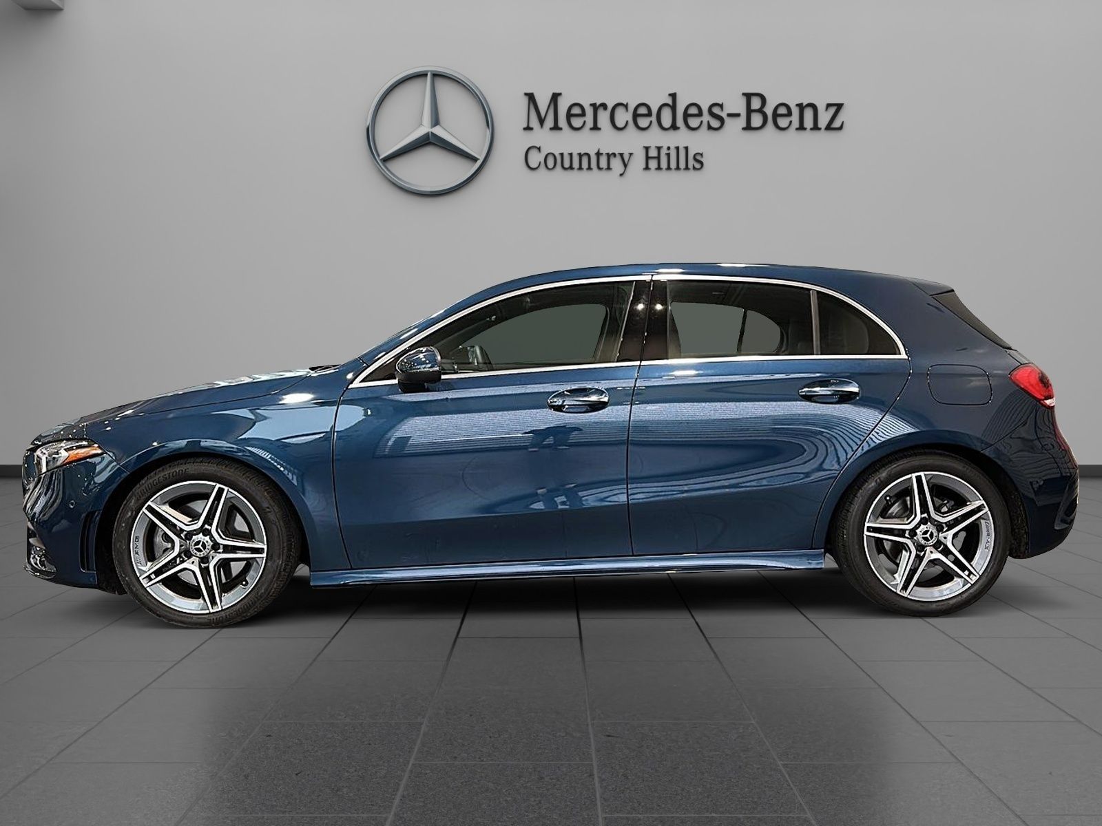 Photo 2022 Mercedes-Benz A250 4MATIC Hatch #2