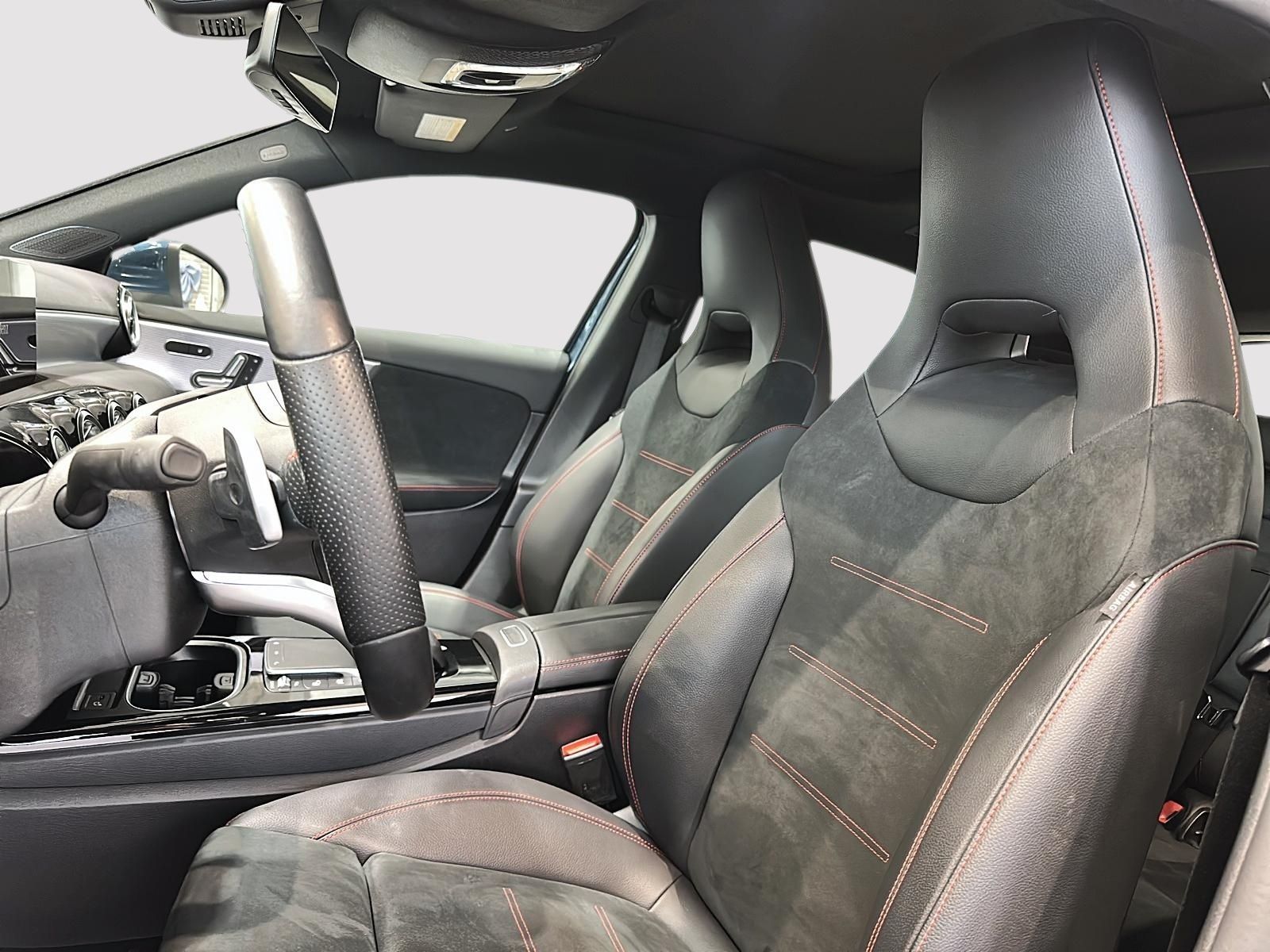 Photo 2022 Mercedes-Benz A250 4MATIC Hatch #3