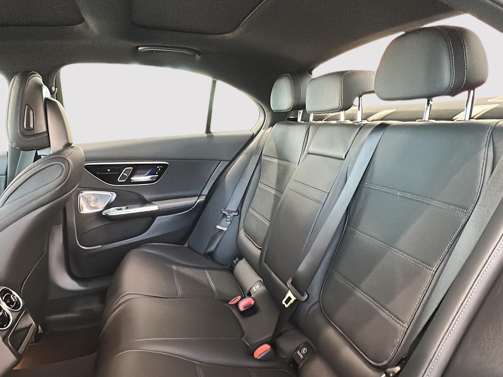 Photo 2026 Mercedes-Benz C-Class 300 4MATIC Sedan #4