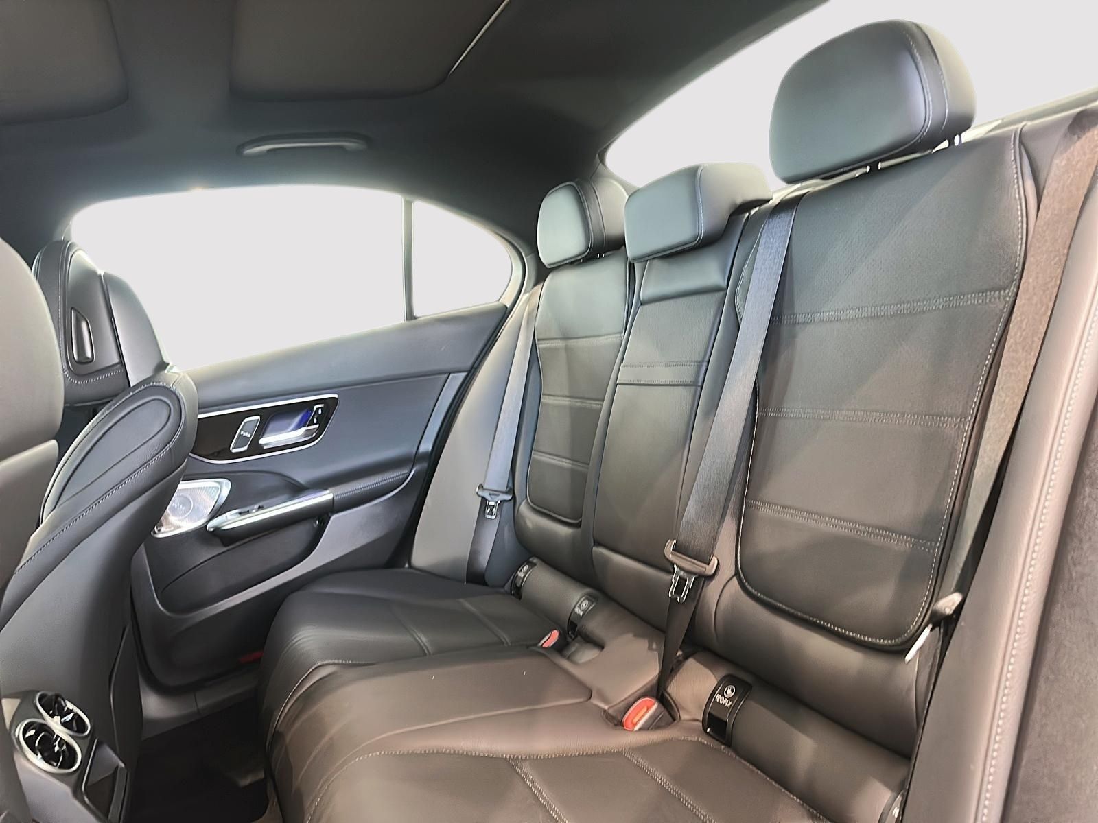 Photo 2027 Mercedes-Benz C-Class 300 4M Sedan #4