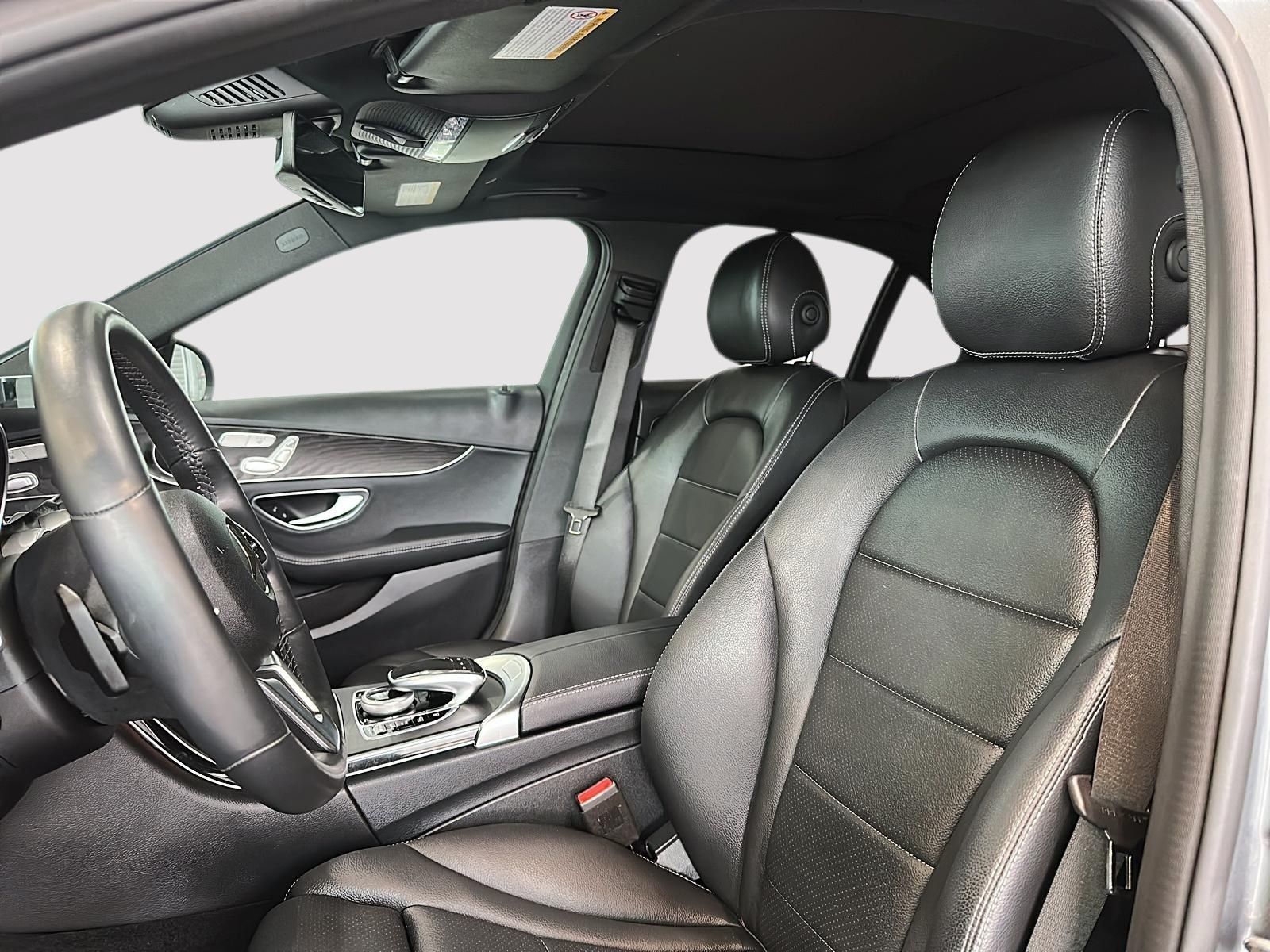 Photo 2019 Mercedes-Benz C300 4MATIC Sedan #3