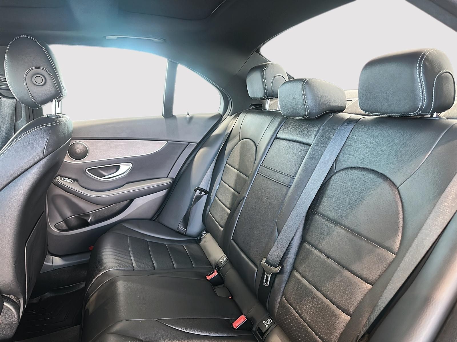 Photo 2019 Mercedes-Benz C300 4MATIC Sedan #4