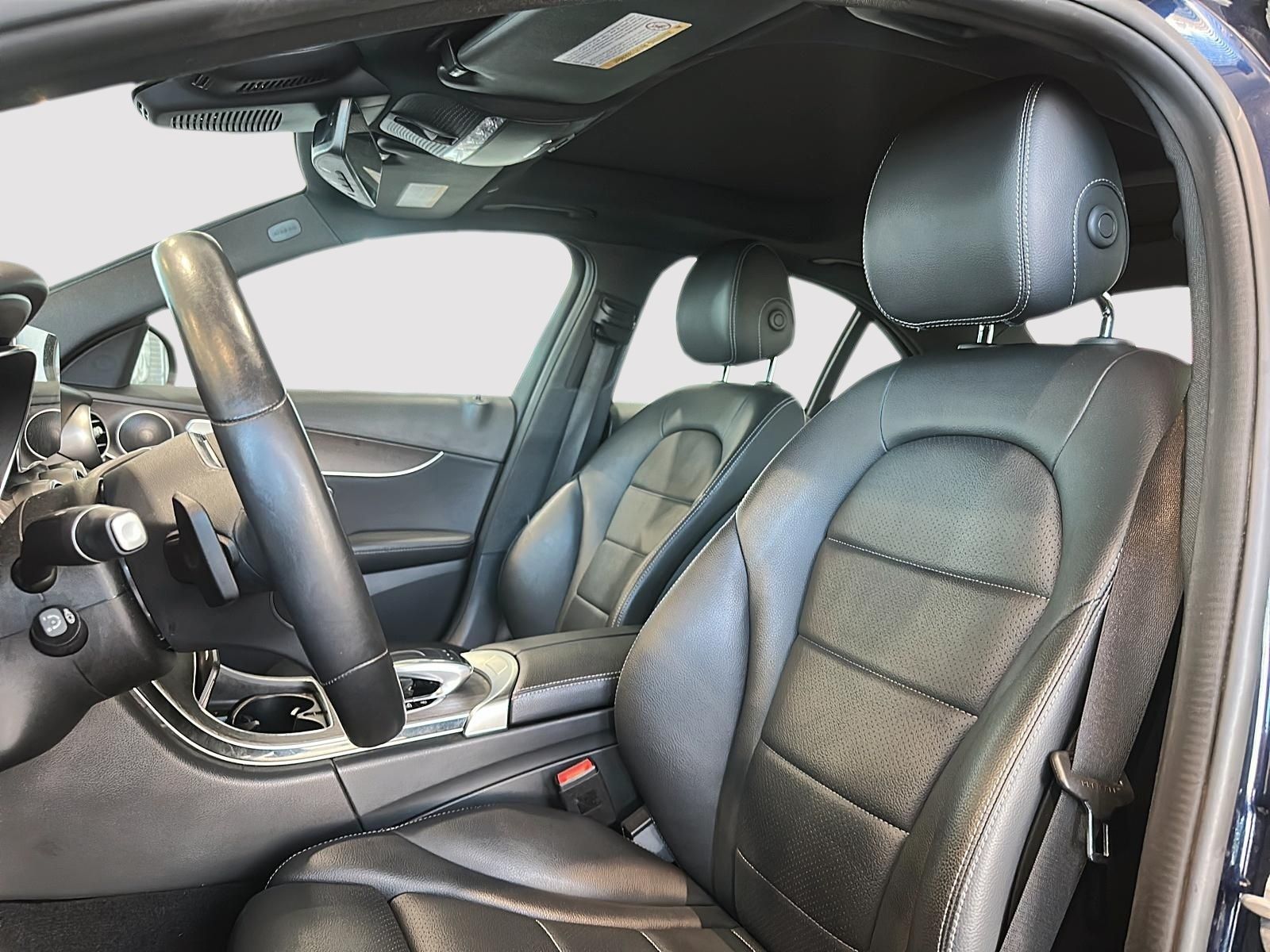 Photo 2019 Mercedes-Benz C300 4MATIC Sedan #3