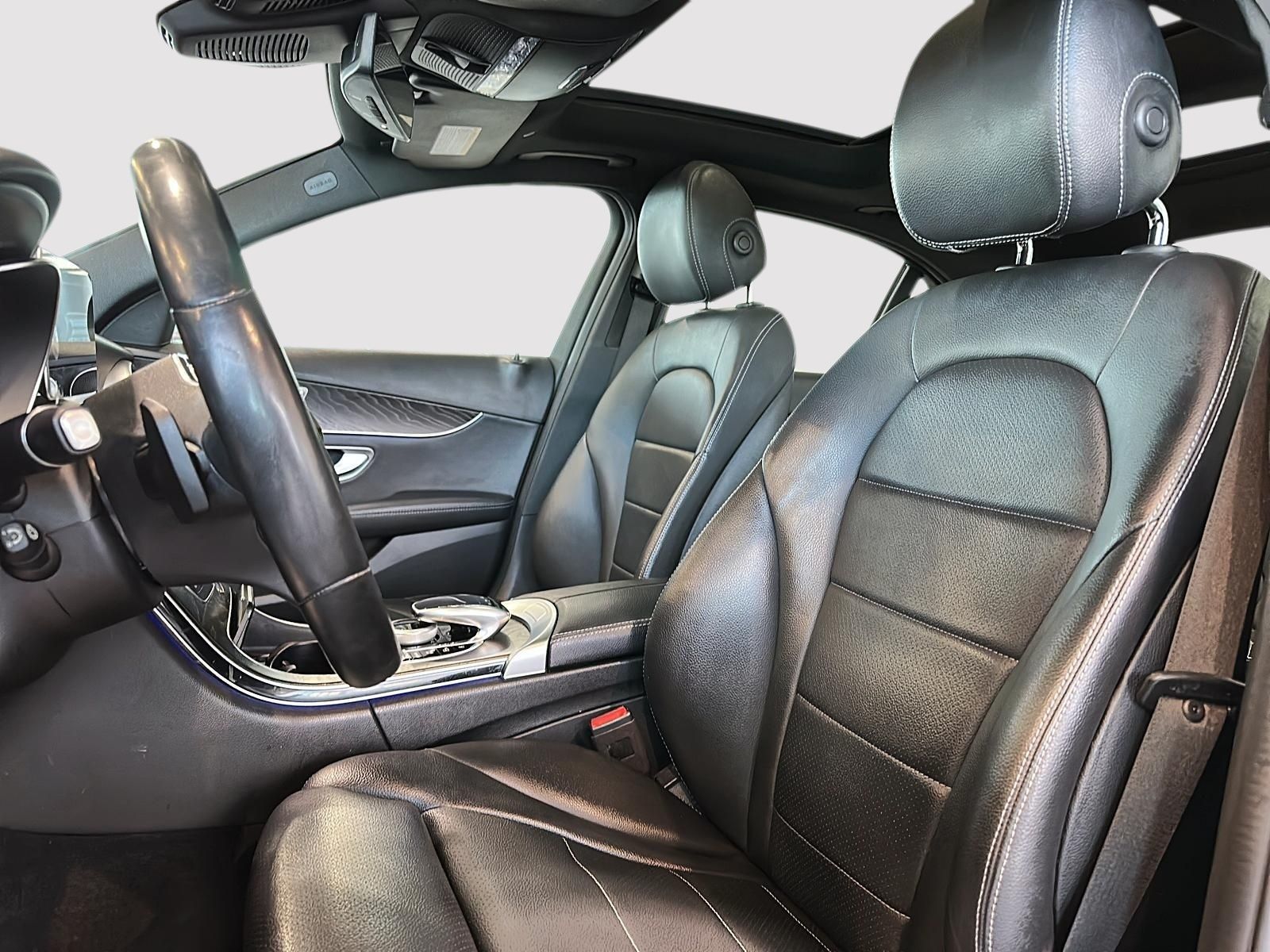 Photo 2019 Mercedes-Benz C300 4MATIC Sedan #3