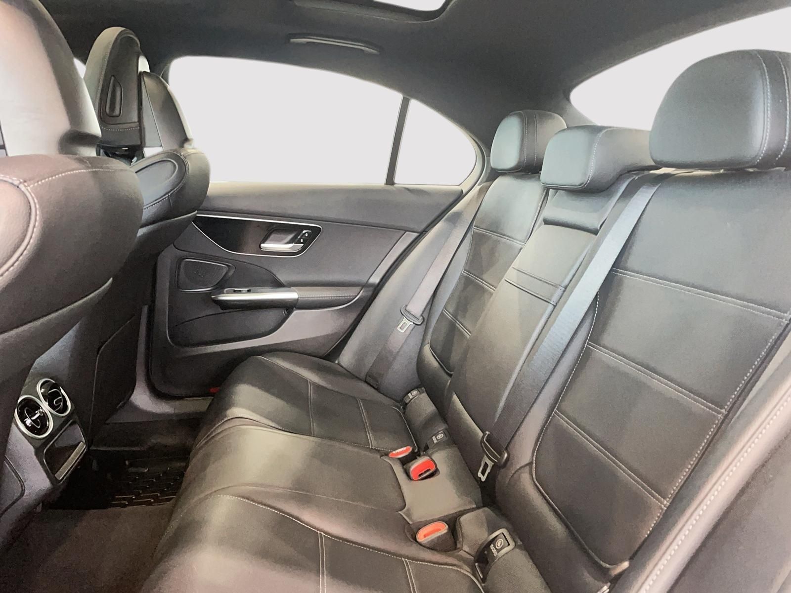 Photo 2022 Mercedes-Benz C300 4MATIC Sedan #6