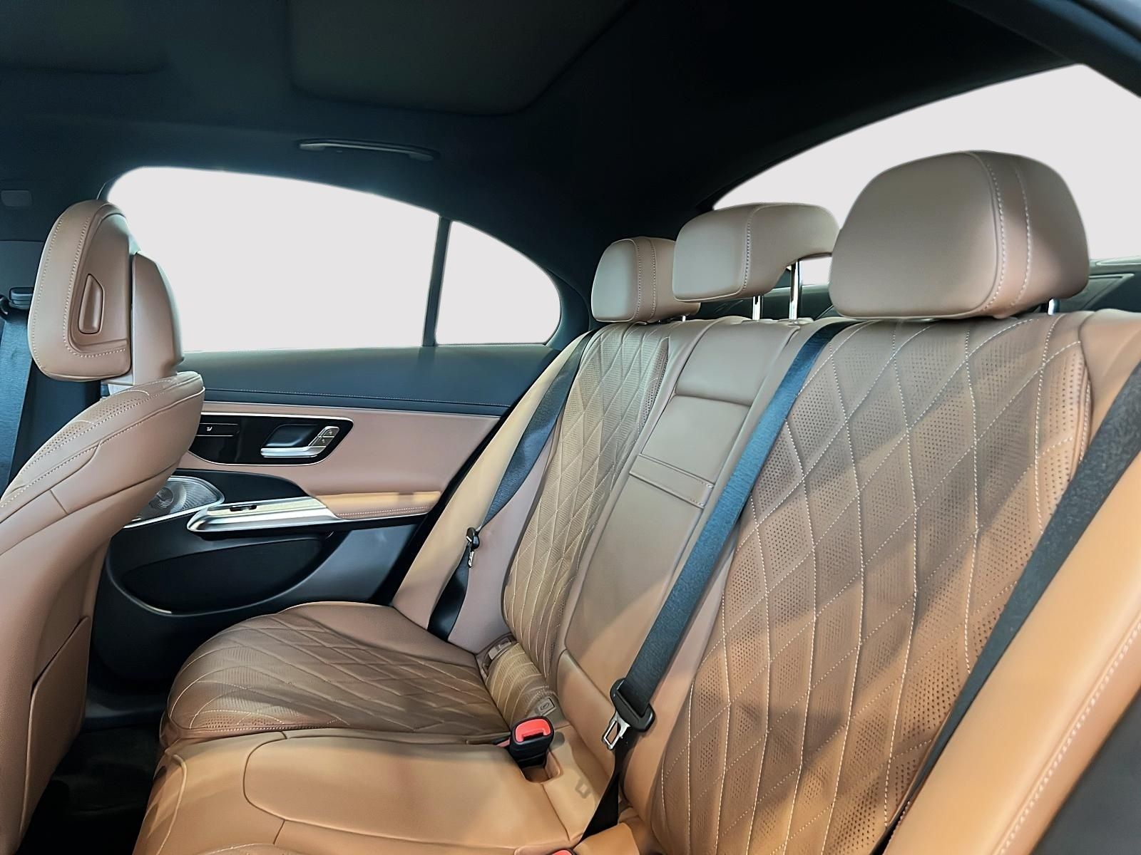 2026 Mercedes Benz E 350 4MATIC photo 4