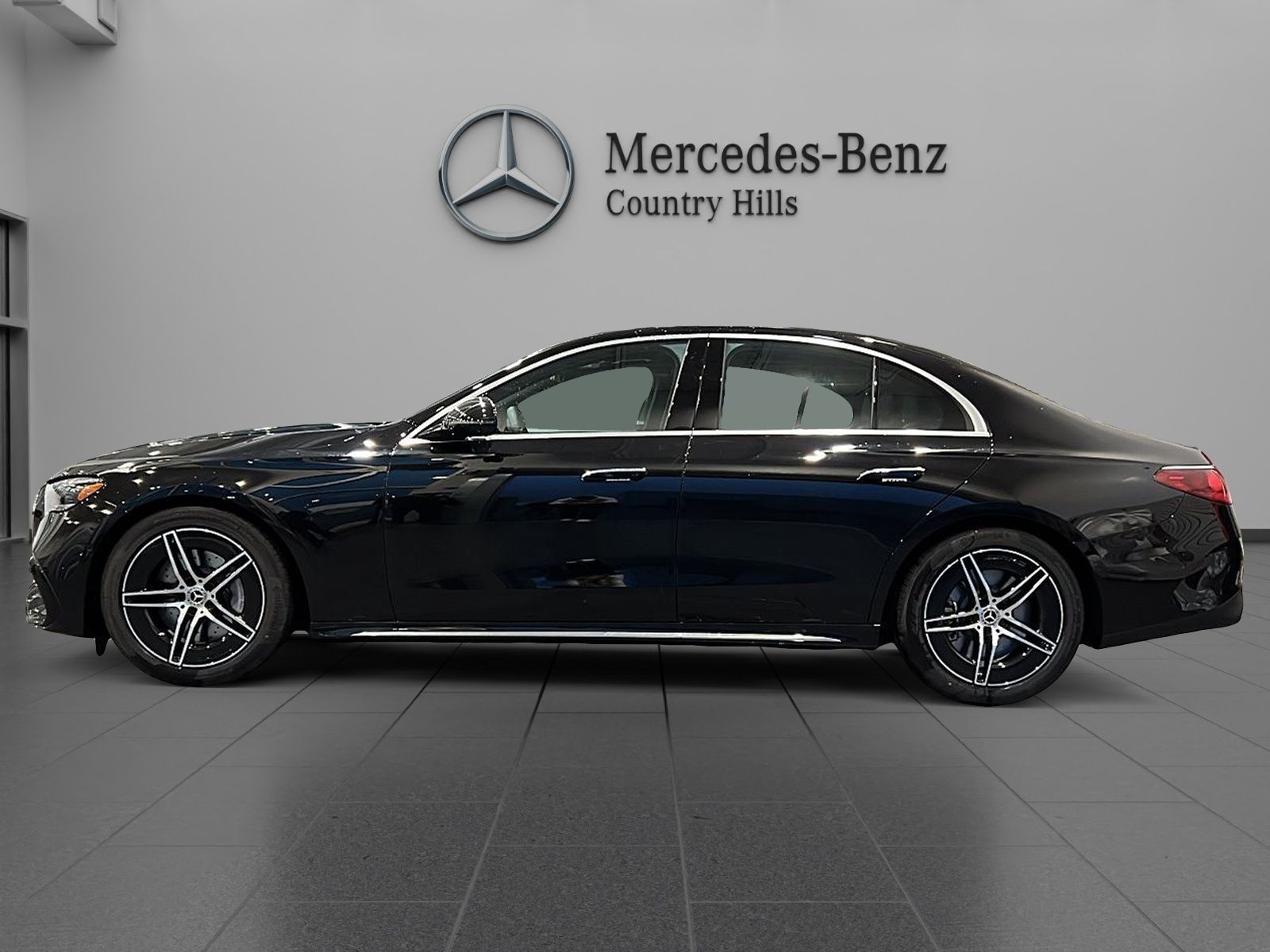 2026 Mercedes Benz E 450 4MATIC photo 2