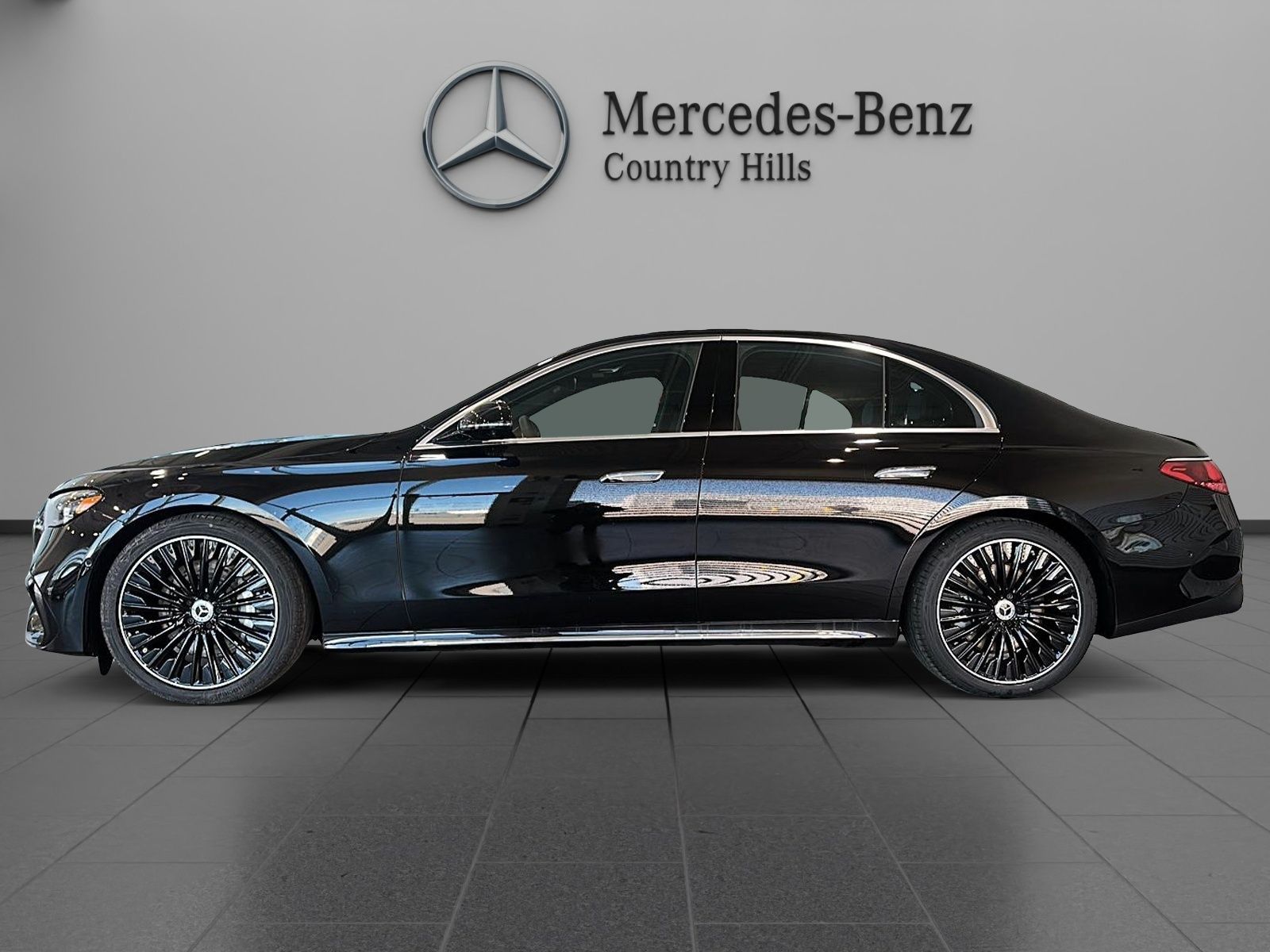 Photo 2026 Mercedes-Benz E-Class 450 4MATIC Sedan #2