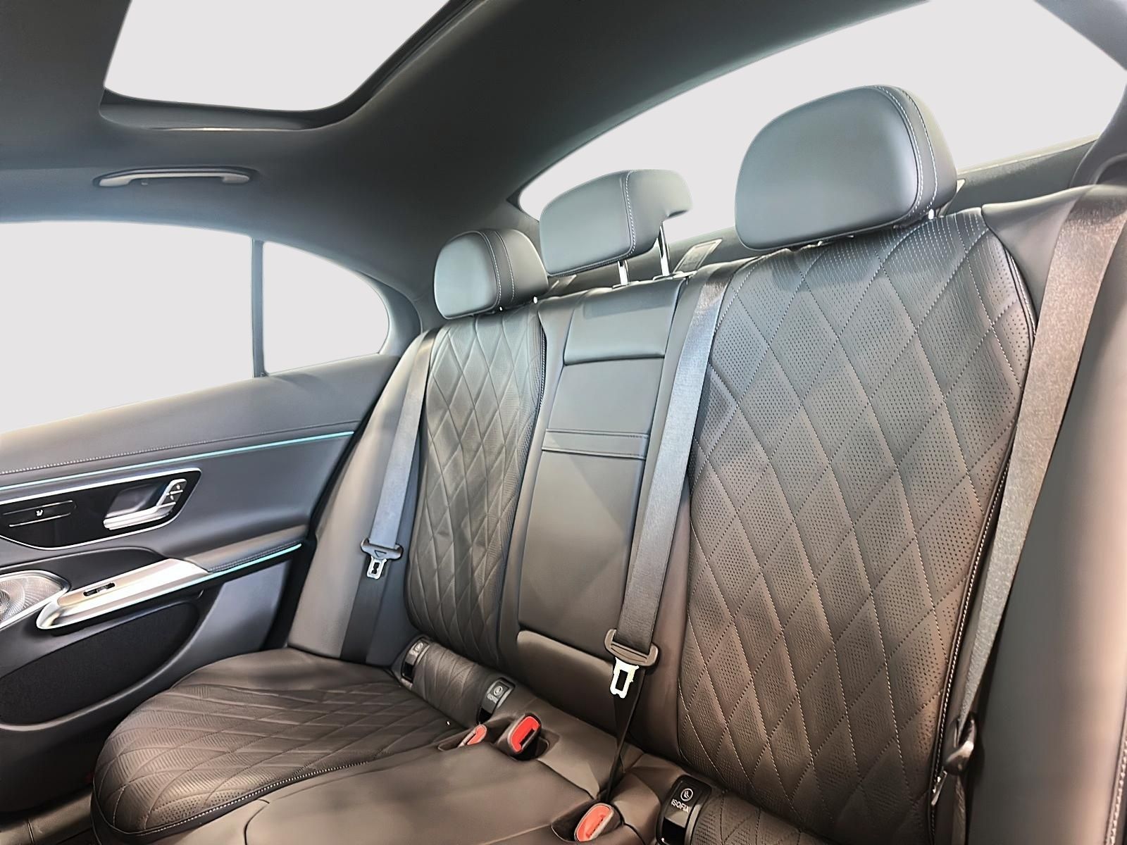 Photo 2026 Mercedes-Benz E-Class 450 4MATIC Sedan #4