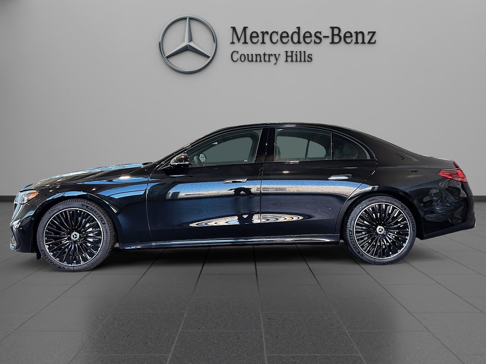 Photo 2027 Mercedes-Benz E-Class 350 4MATIC #2