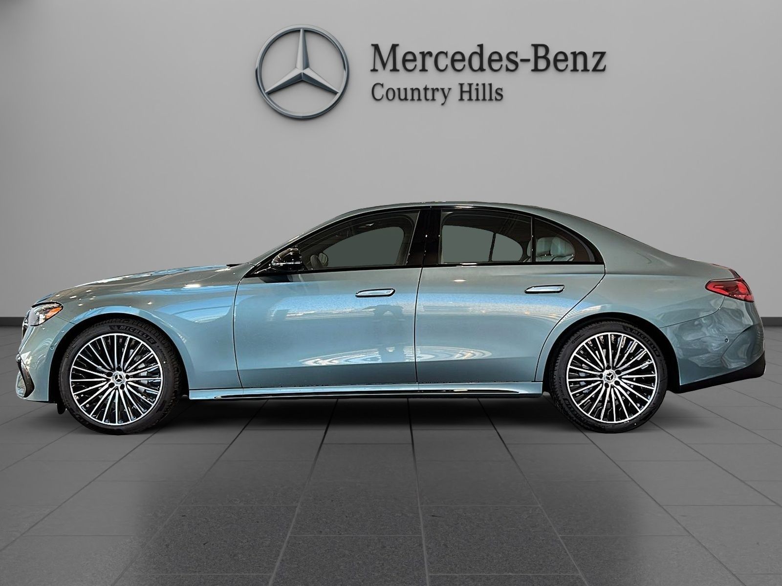 Photo 2027 Mercedes-Benz E-Class 350 4MATIC #2