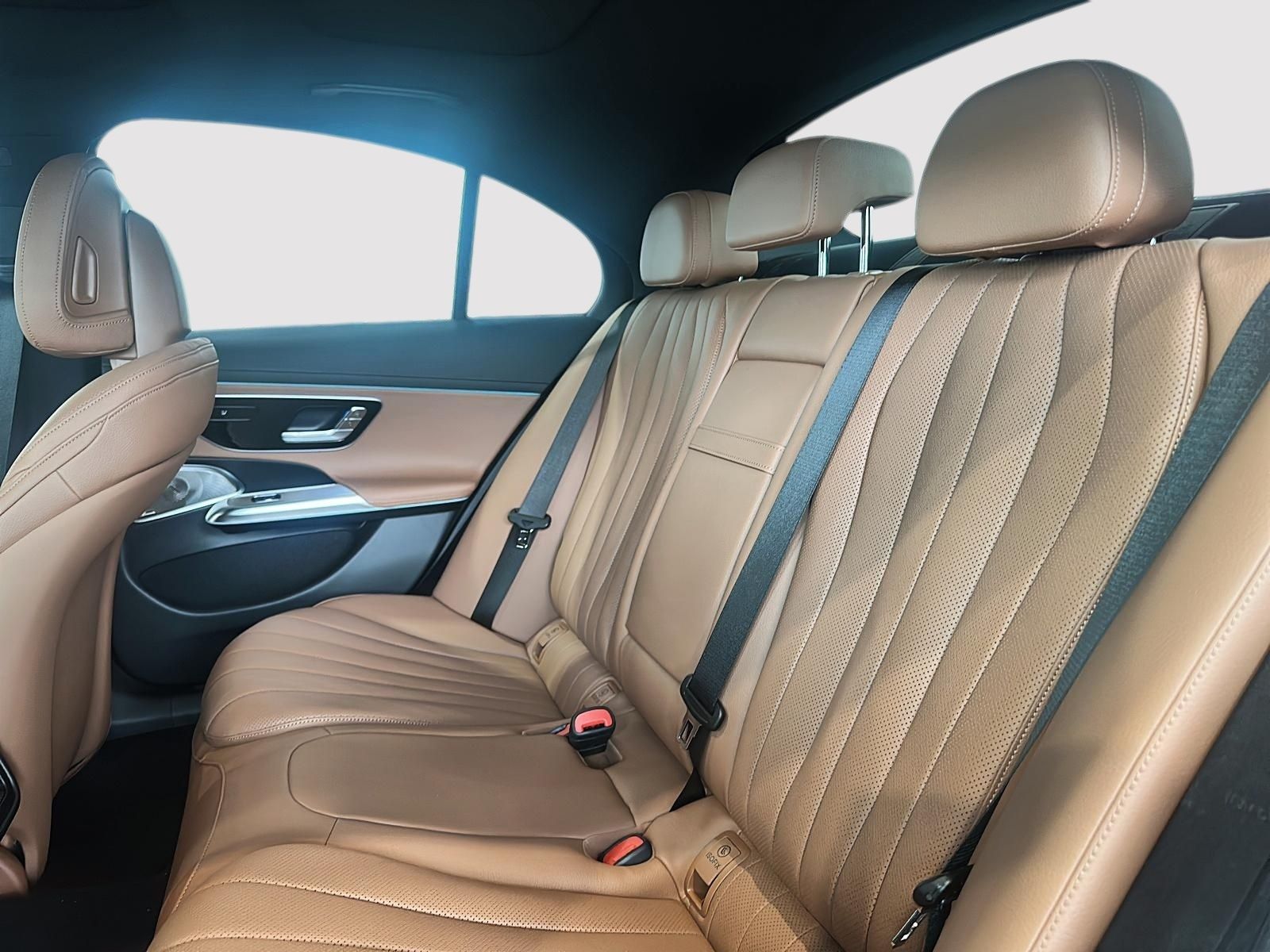 Photo 2027 Mercedes-Benz E-Class 450 4MATIC #4