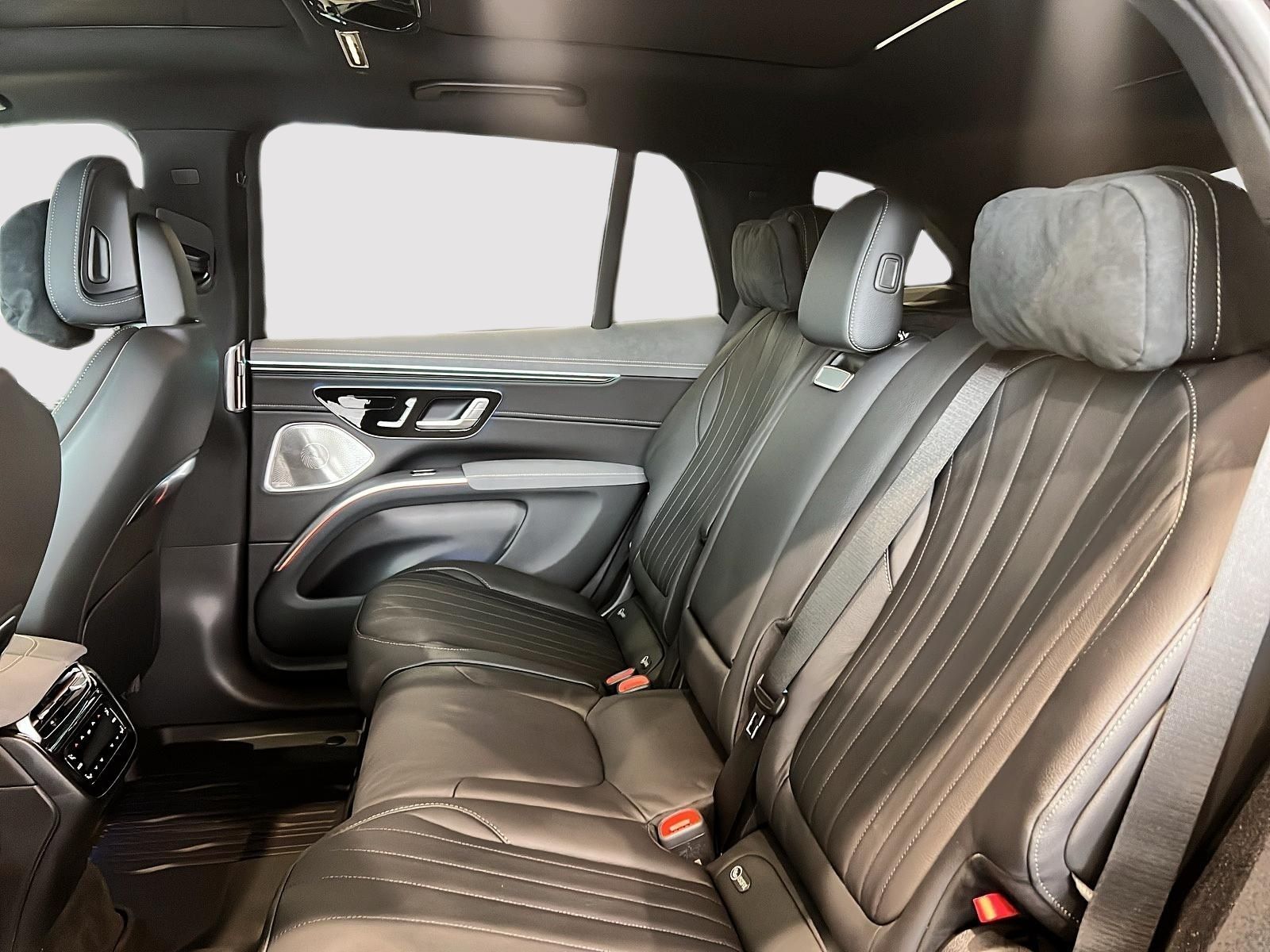 2025 Mercedes Benz EQS SUV 450 4MATIC photo 4