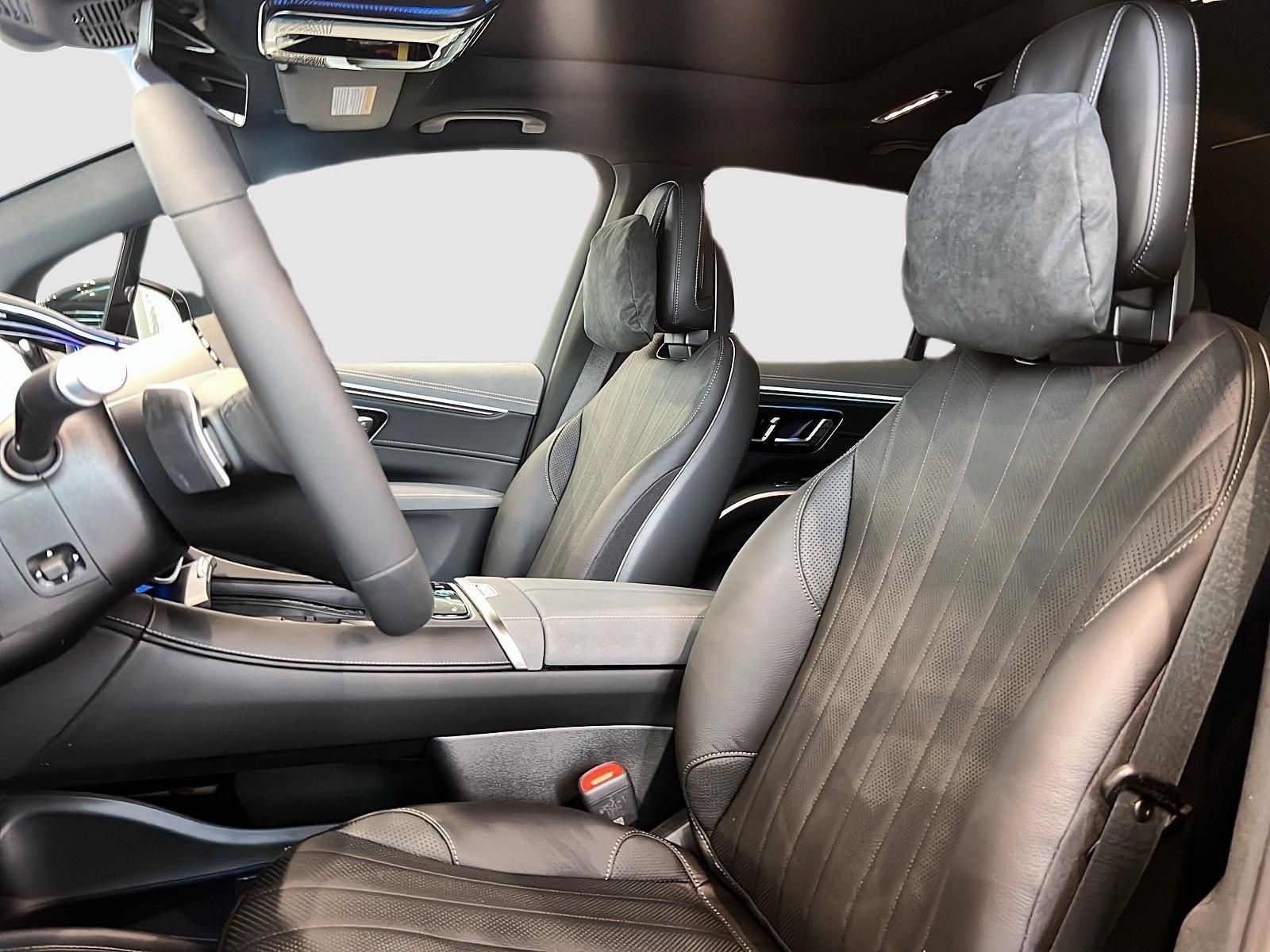 2025 Mercedes Benz EQS SUV 450 4MATIC photo 3