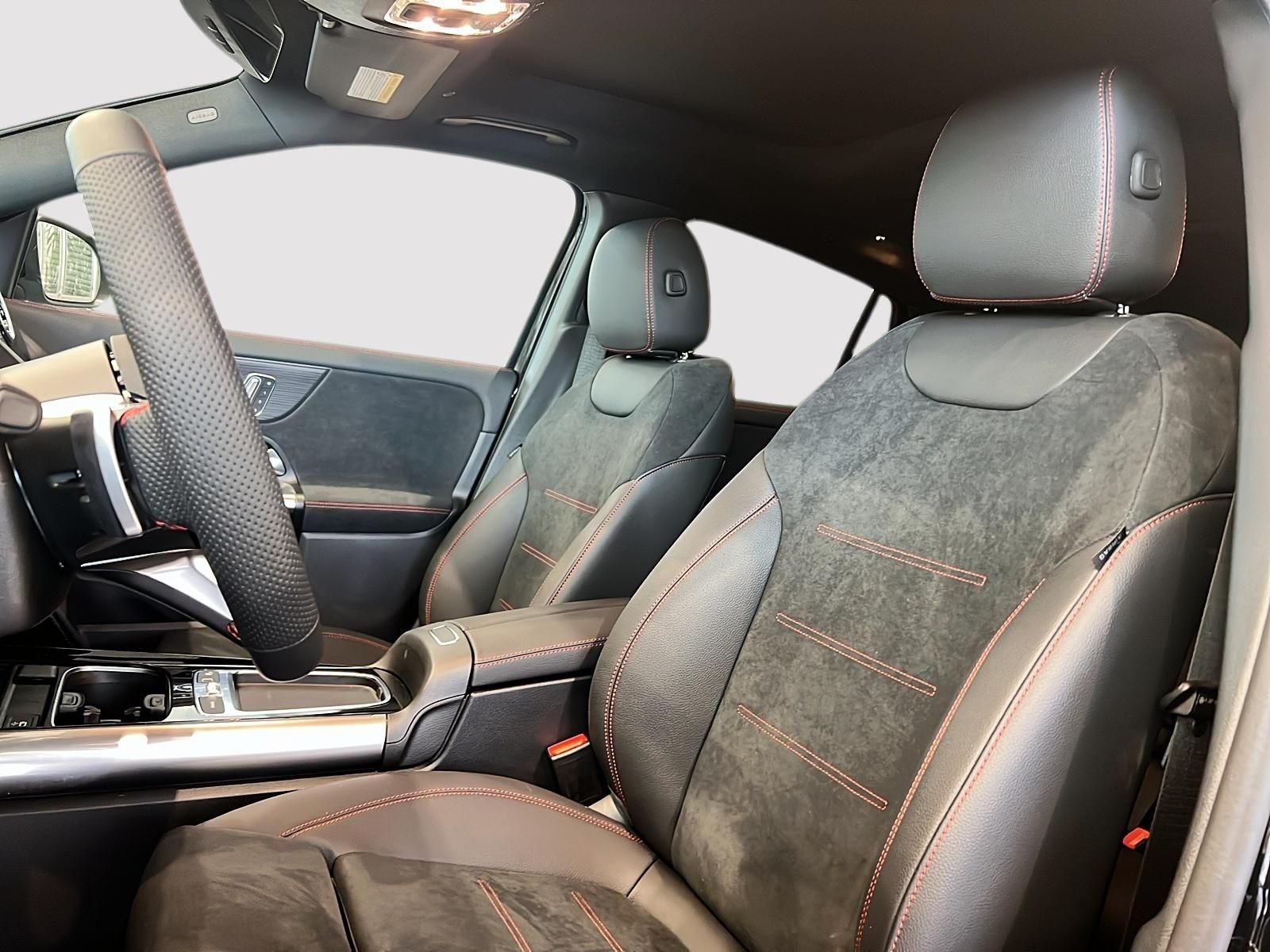 2026 Mercedes Benz GLA 250 4MATIC photo 3