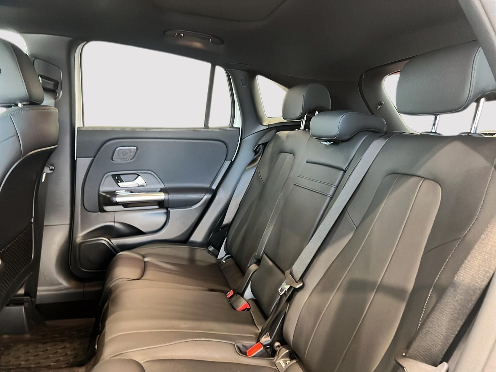 2026 Mercedes Benz GLA 250 4MATIC photo 4