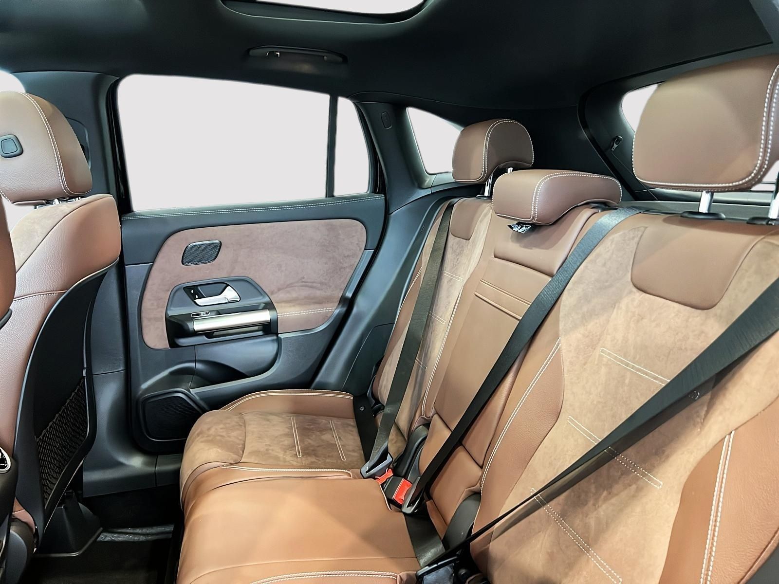 2026 Mercedes Benz GLA 250 4MATIC photo 4