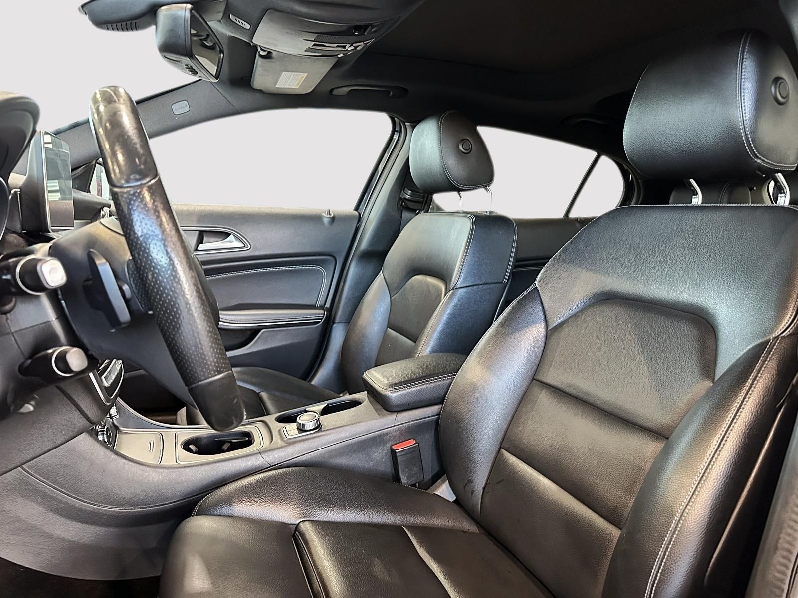 Photo 2018 Mercedes-Benz GLA250 4MATIC SUV #3