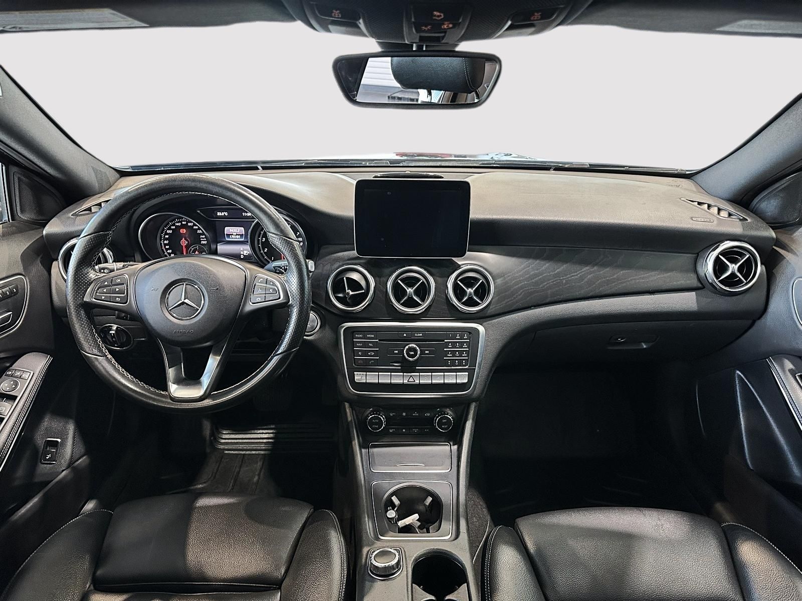 Photo 2018 Mercedes-Benz GLA250 4MATIC SUV #5