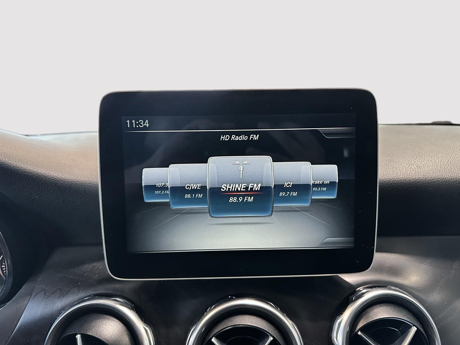 Photo 2018 Mercedes-Benz GLA250 4MATIC SUV #7