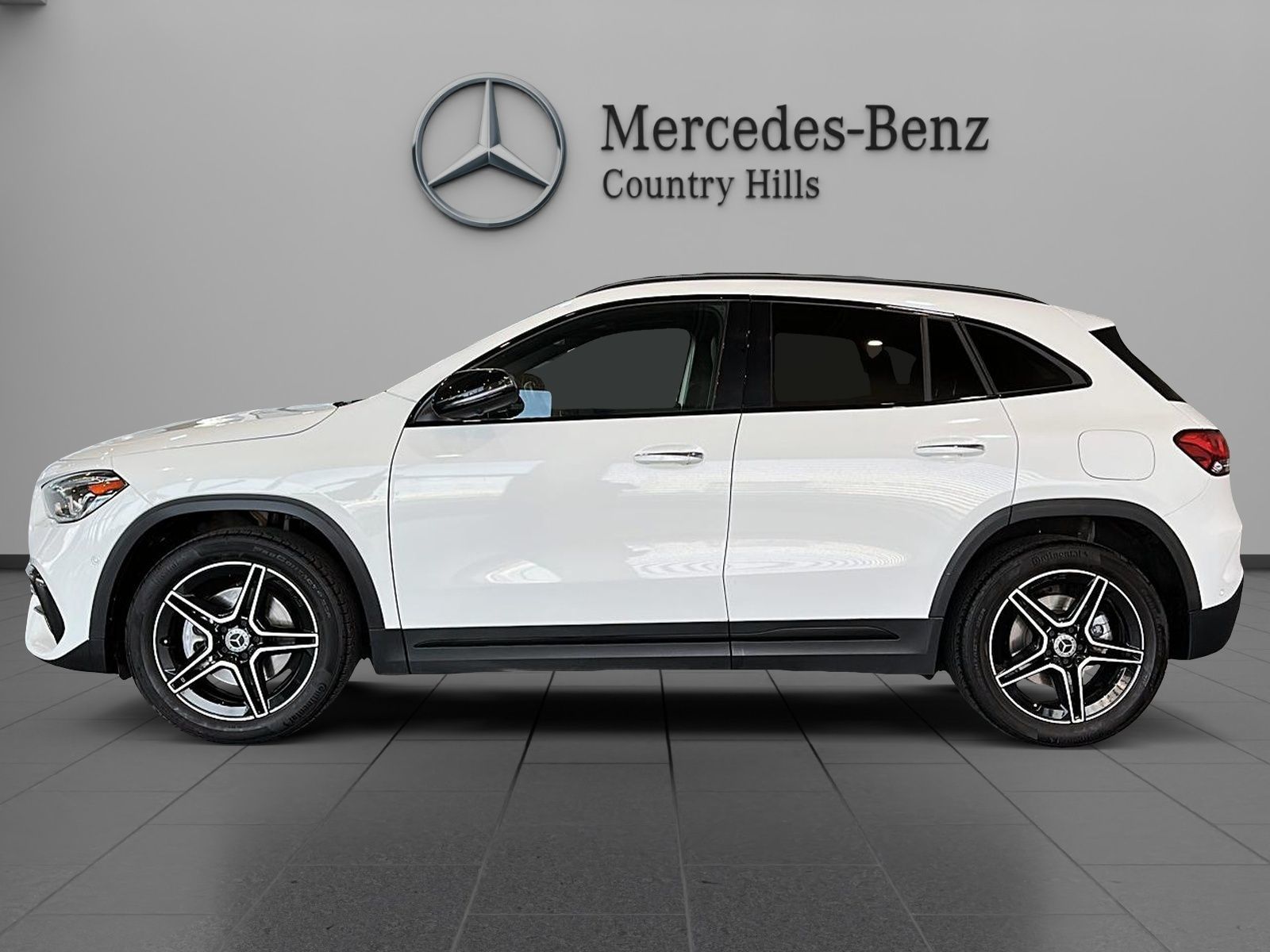 Photo 2023 Mercedes-Benz GLA250 4MATIC SUV #2