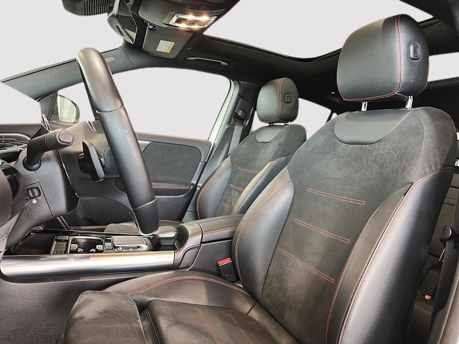 Photo 2023 Mercedes-Benz GLA250 4MATIC SUV #3